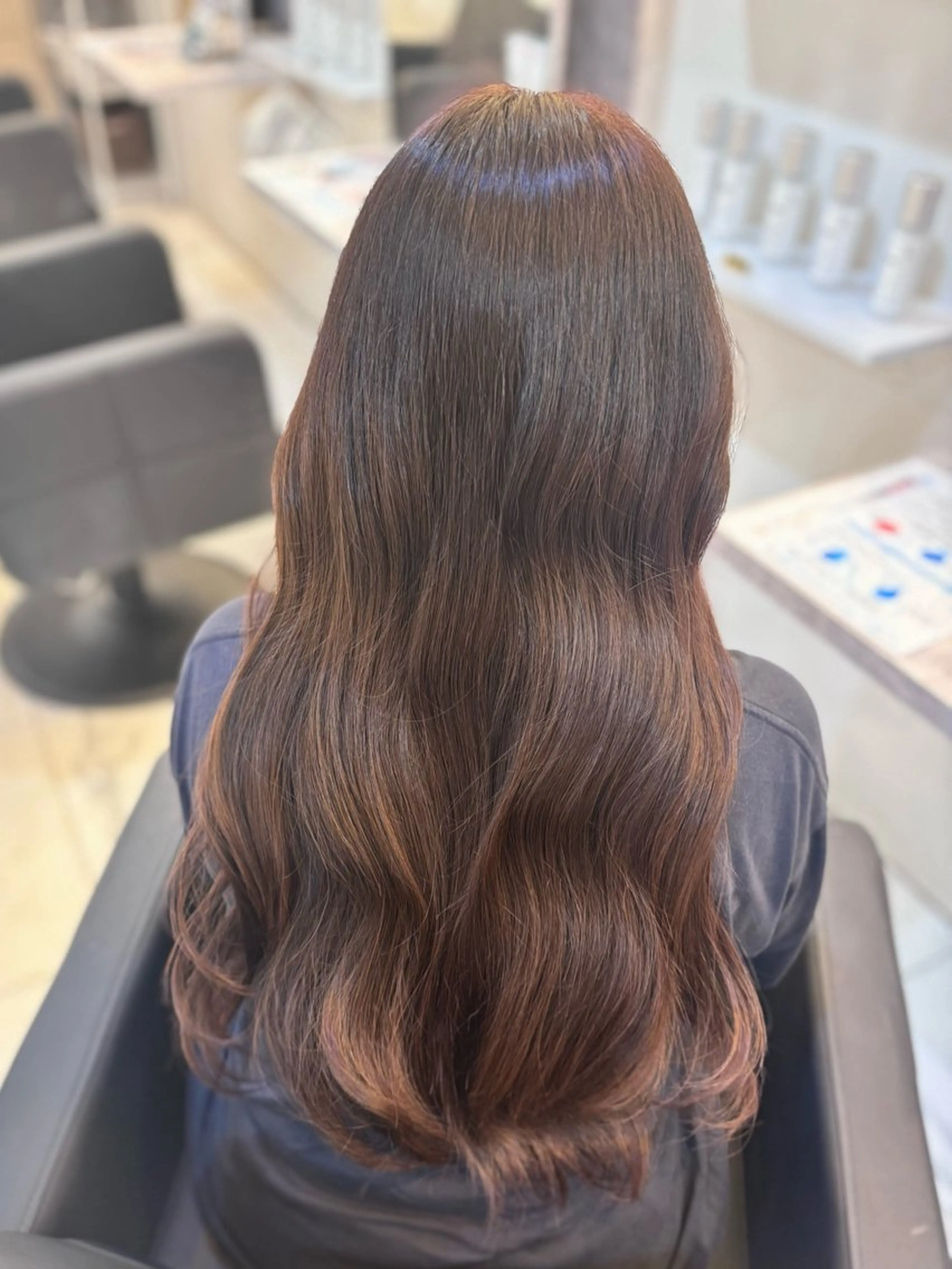 ロング ヘアカラー 𝐿𝑒𝑒 四ツ橋 𝑅𝐴𝑁𝐴のヘアスタイル