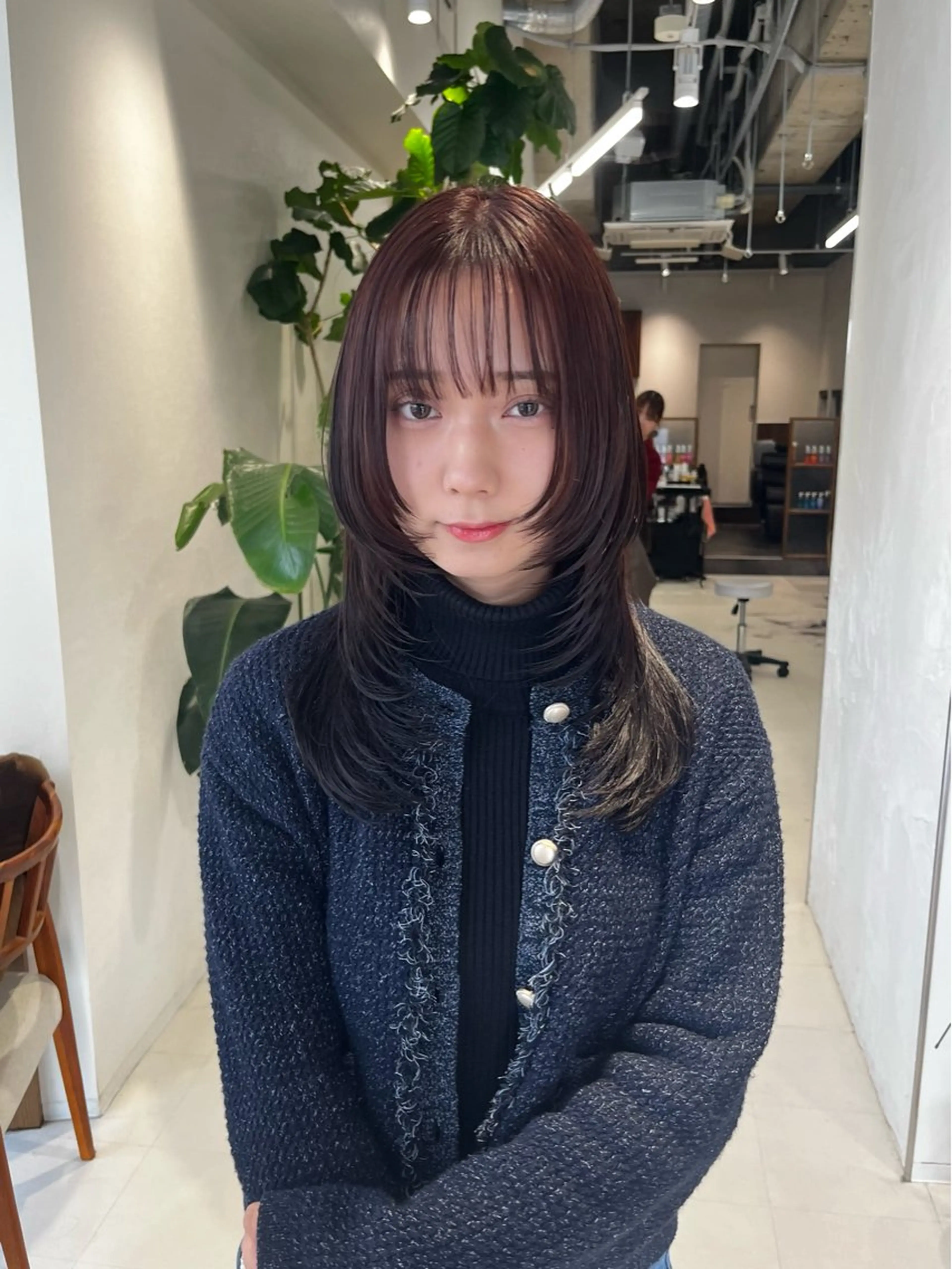 セミロング カラー ブラウンカラー ラベンダーカラー ラベンダーブラウン レイヤーカット カット ヘアカラー トリートメント レイヤーカット/ブラ ウンカラー/河野凜のヘアスタイル
