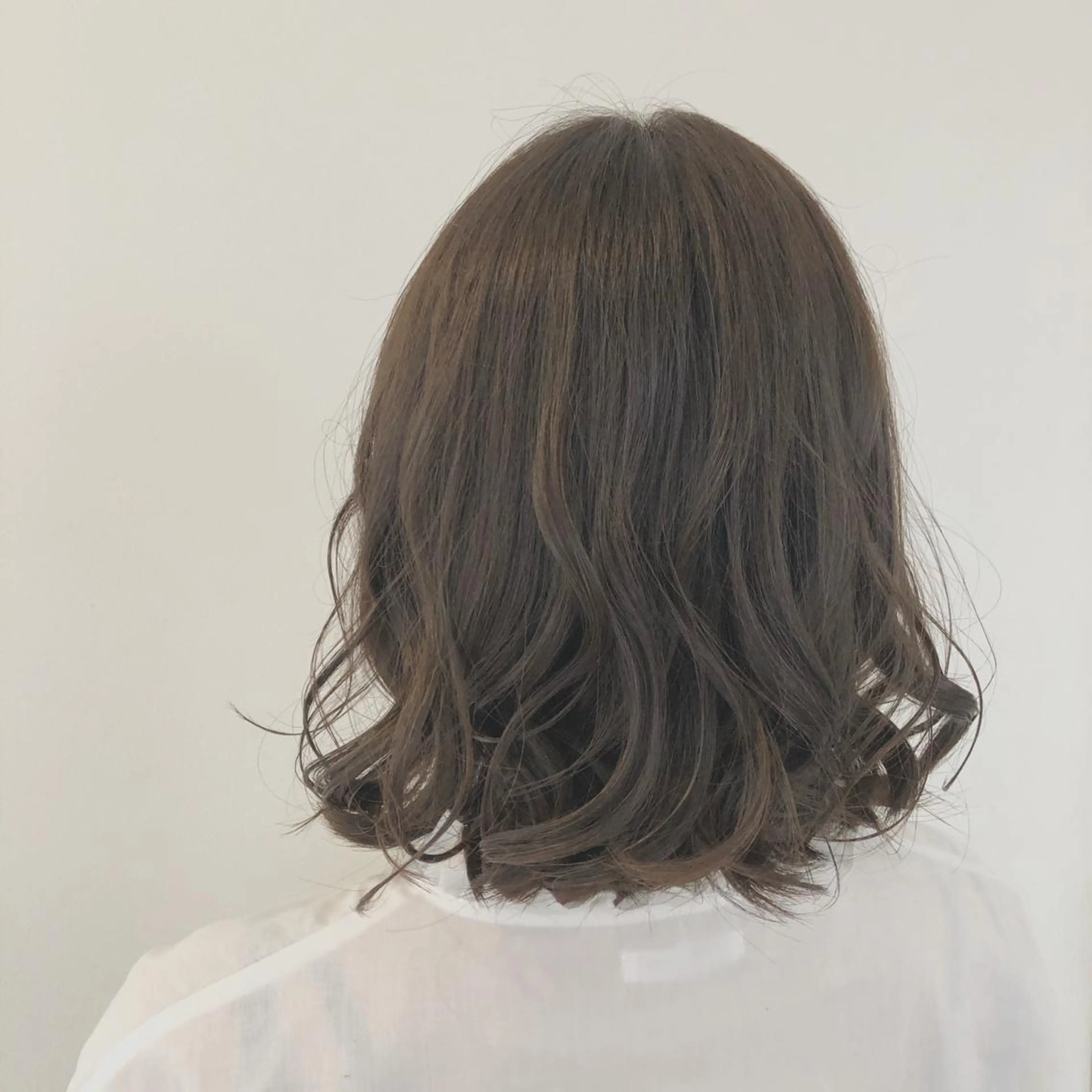 セミロング カラー 透明感カラー 森本　舞✴︎ 似合わせパーマのヘアスタイル