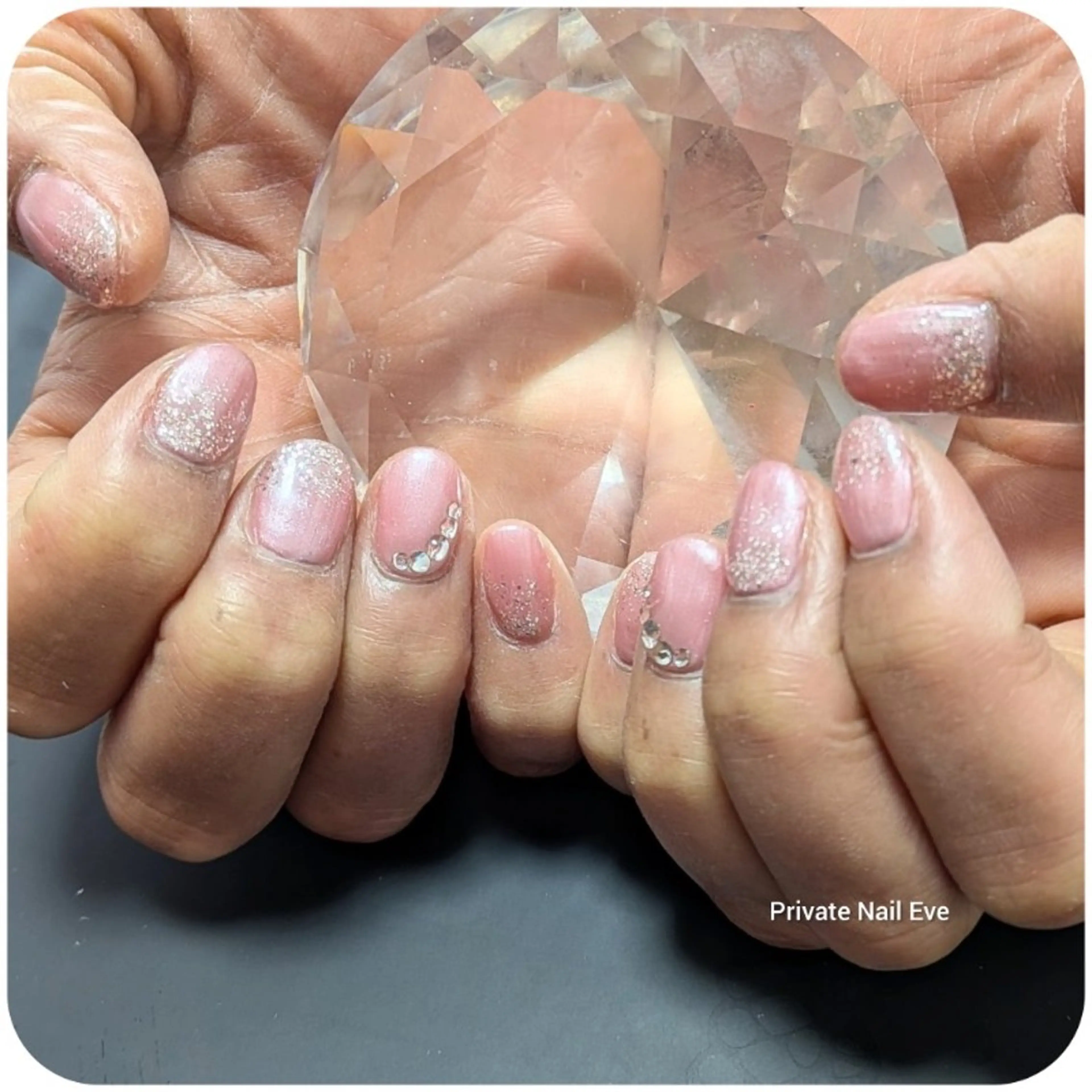 ネイル グラデーション 卒業式 ラメ(グリッター) ラメグラデーション ワンカラーネイル ハンドネイル ネイル junkoのネイルデザイン