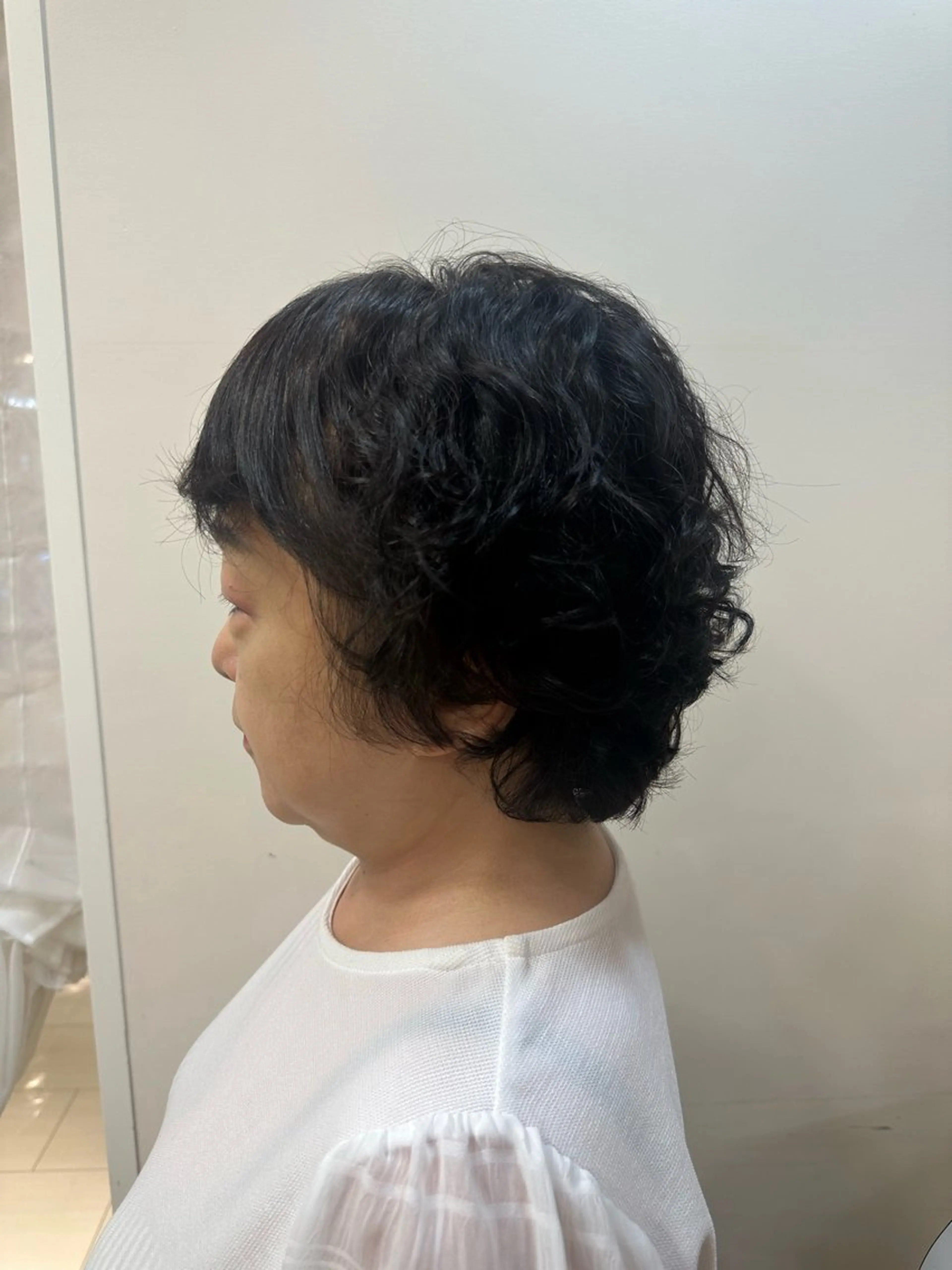 ショート パーマ 鈴木 美咲のヘアスタイル