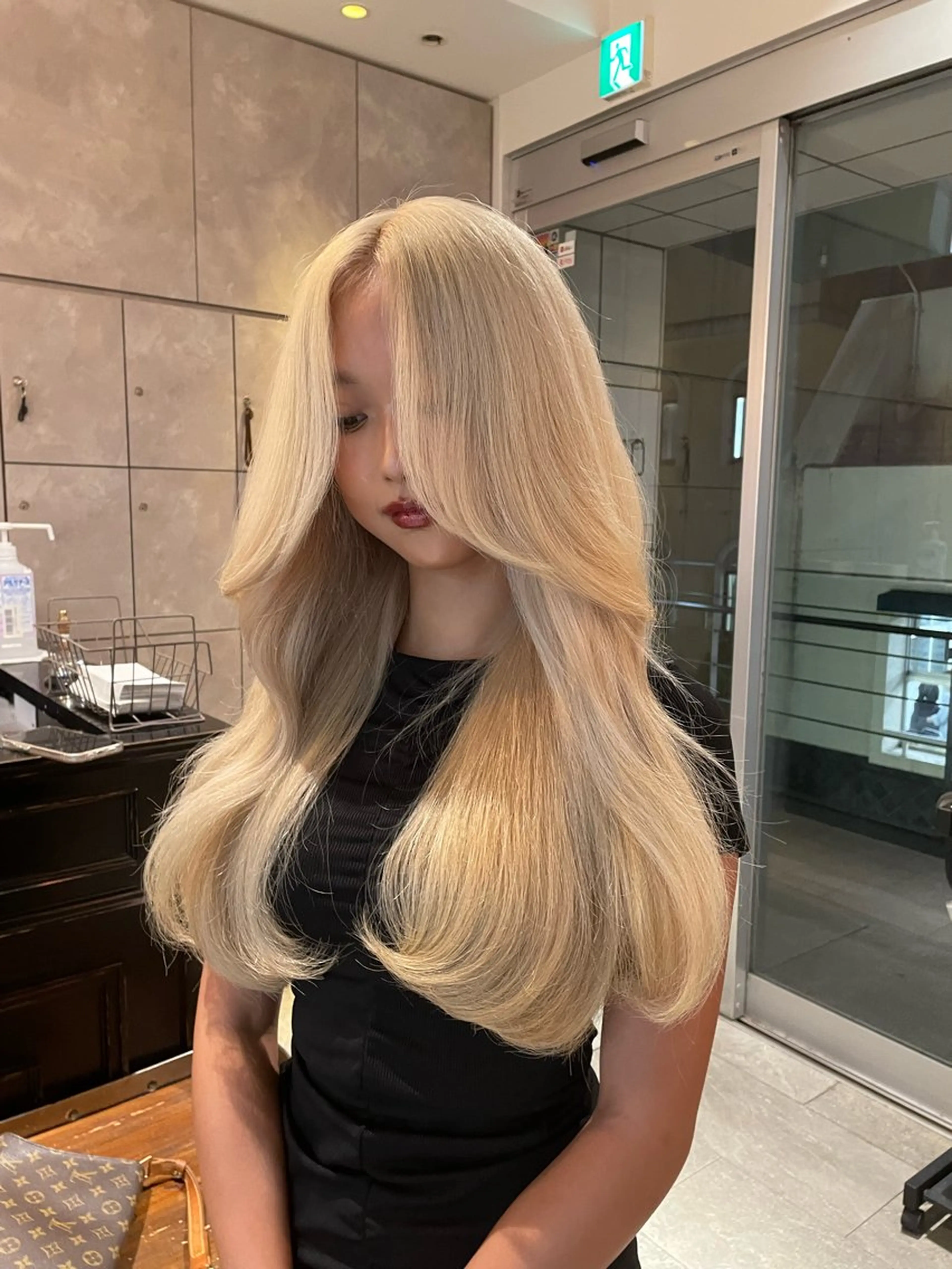 セミロング カラー カット ヘアカラー 🌹TikTok4万 フォロワー🌹AKIのヘアスタイル