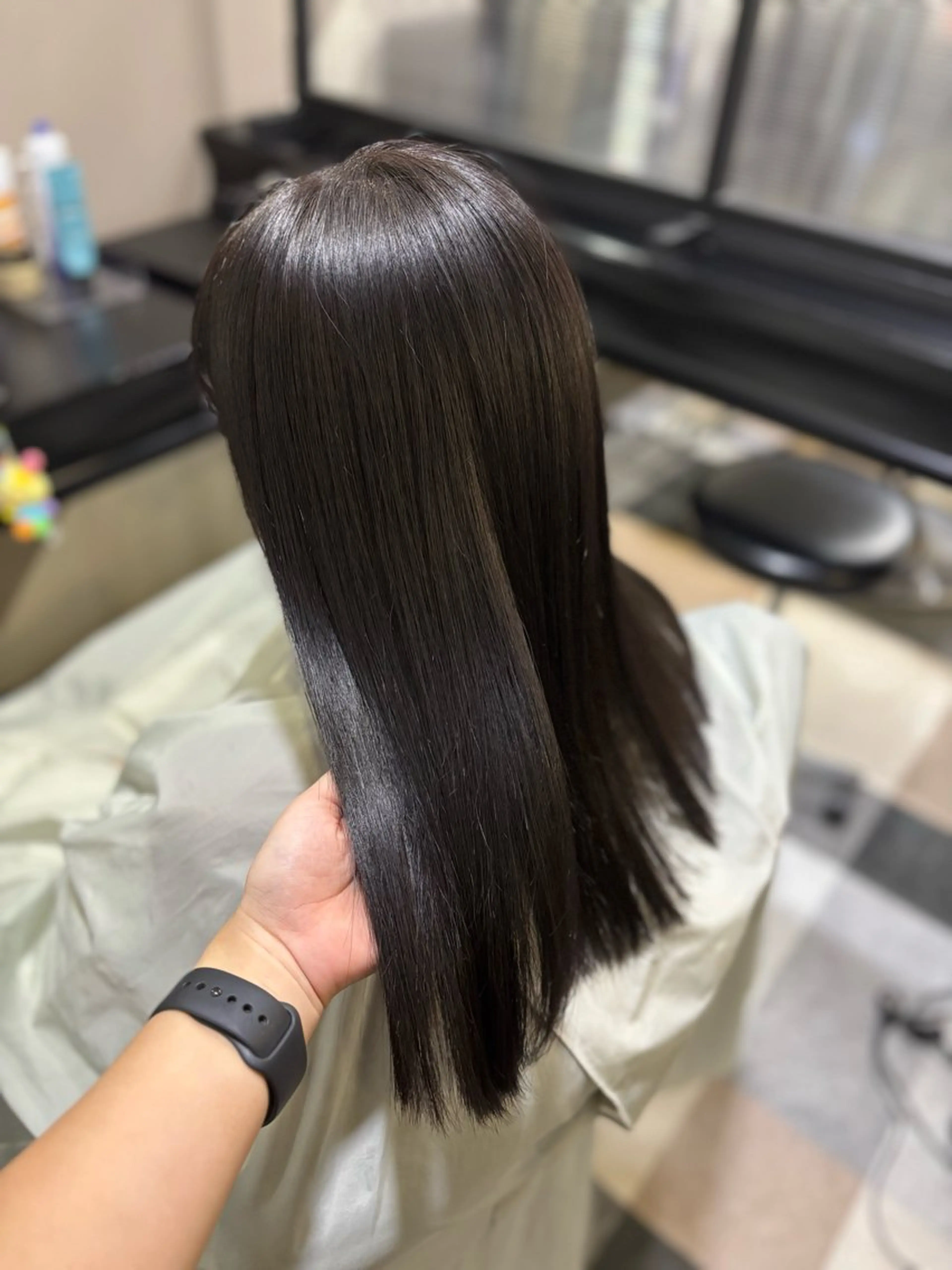 セミロング 縮毛矯正 疋田 玲央のヘアスタイル