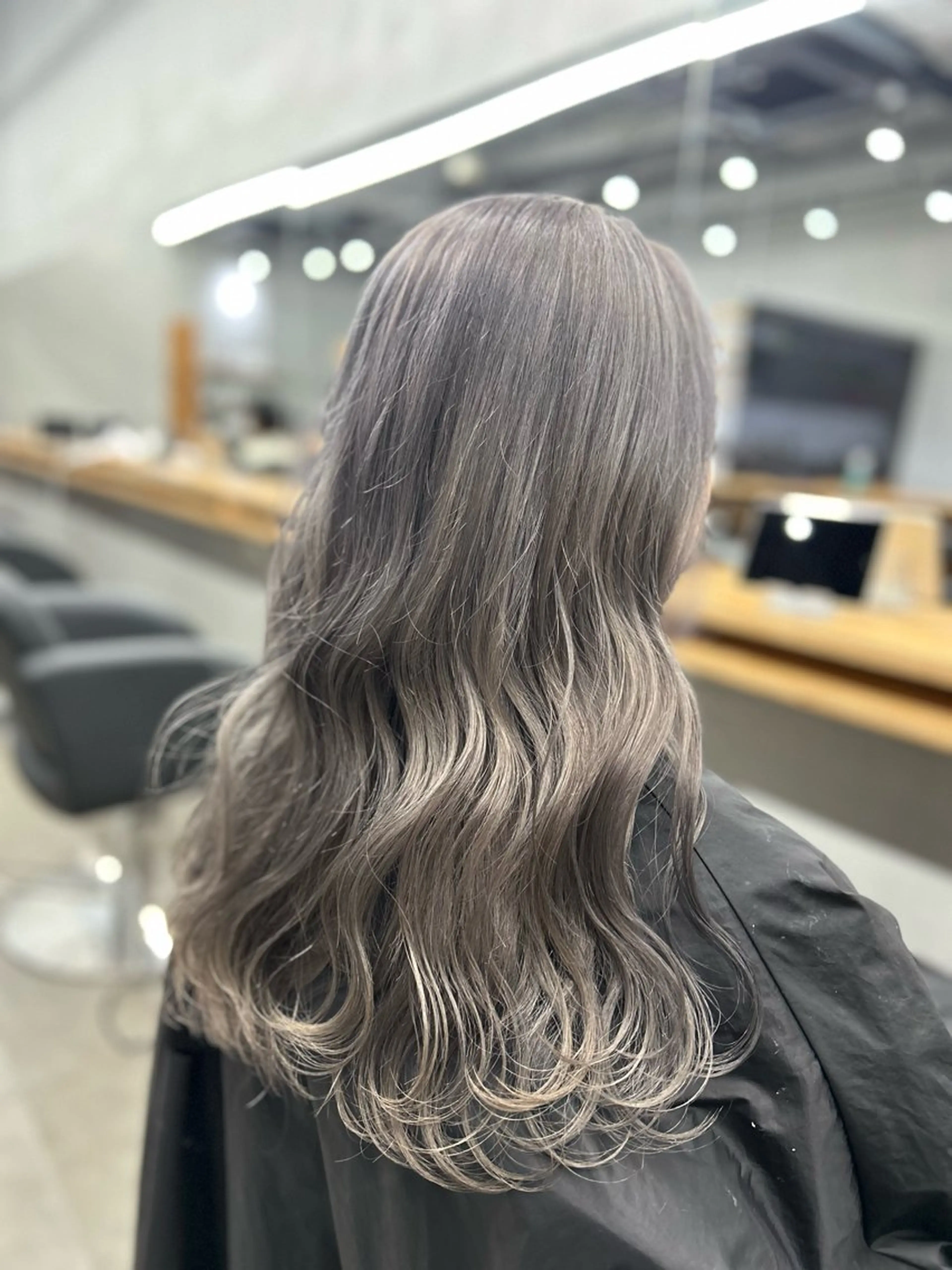 ロング N/デザインカラー 🌿ナギのヘアスタイル