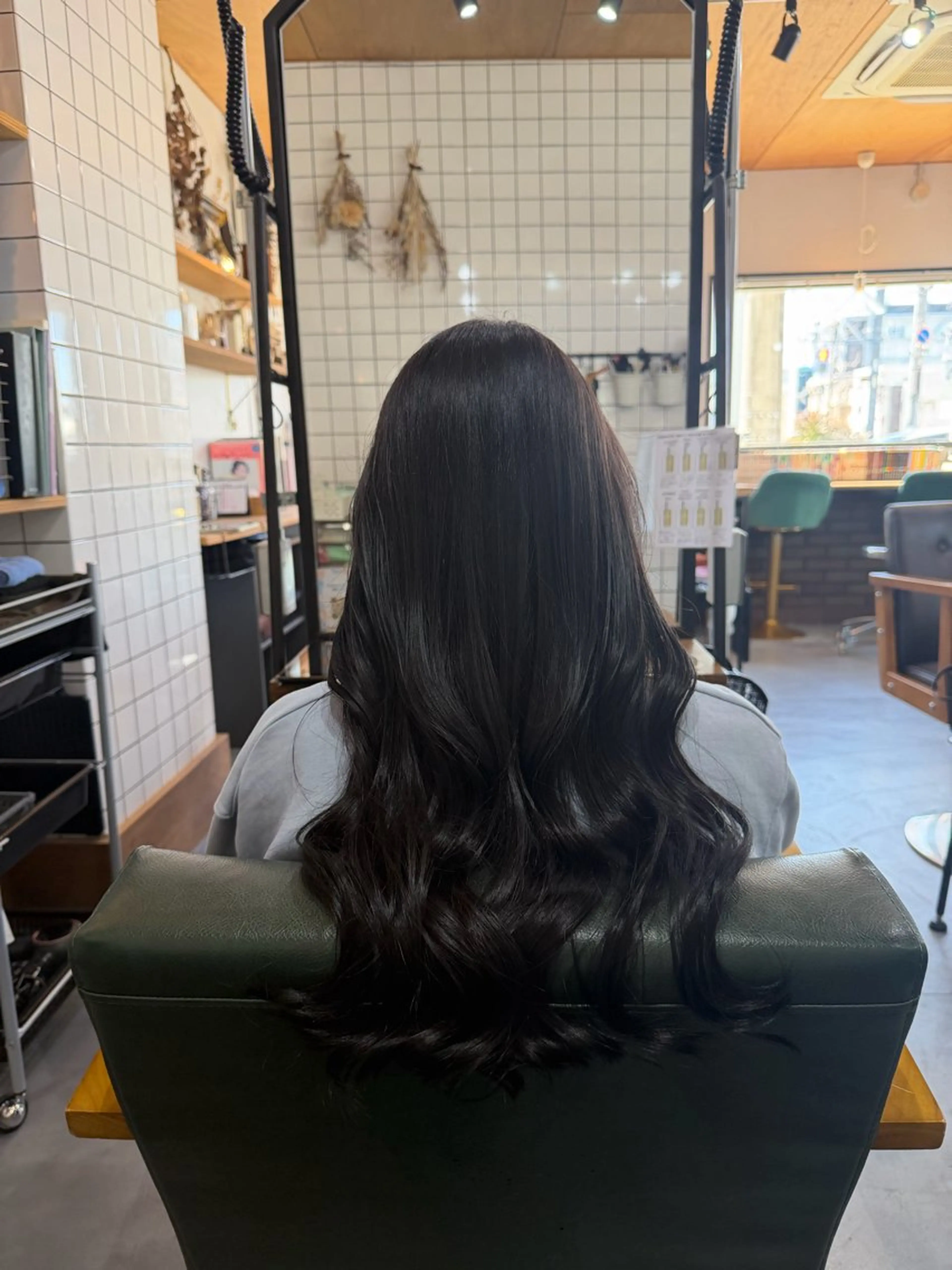 ロング ヘアカラー 倉本 美優のヘアスタイル