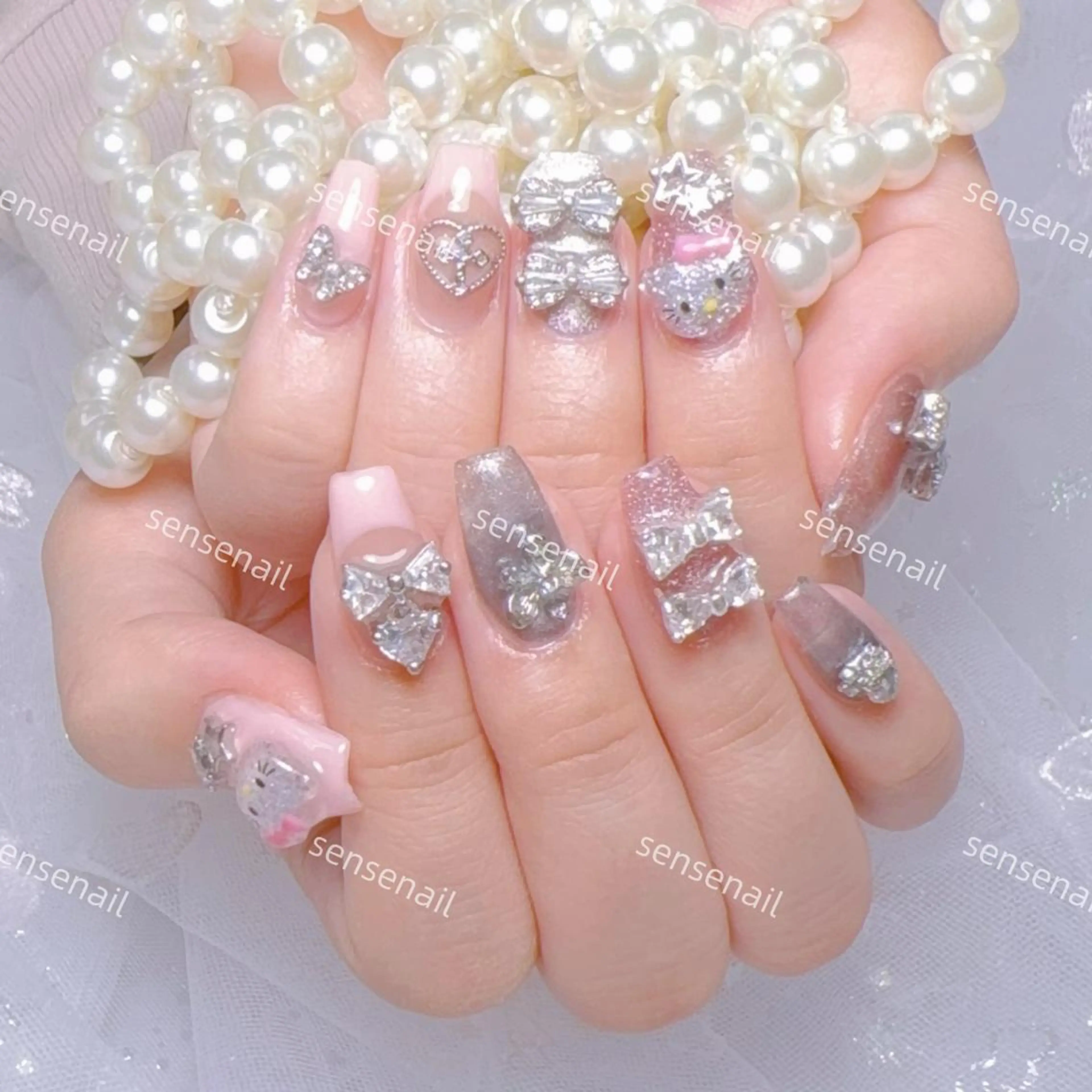 ネイル ハンドネイル ハンドケア Queening 🦋のネイルデザイン