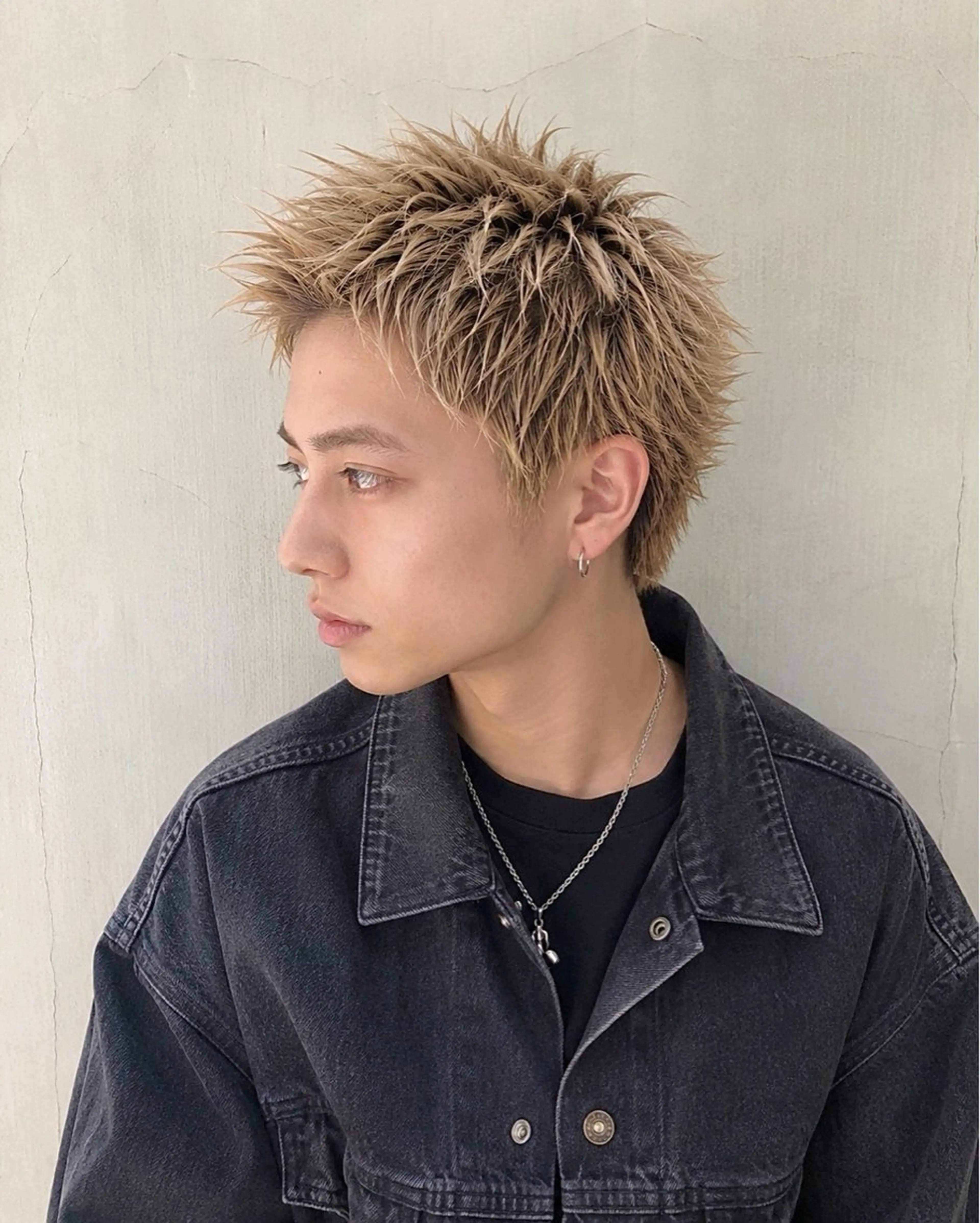 ショート カラー メンズ メンズハイトーン スパイキーショート ハイトーンカラー ショートヘア カット ヘアカラー 🌞塙　湧貴🌞 スパイキーショートのヘアスタイル