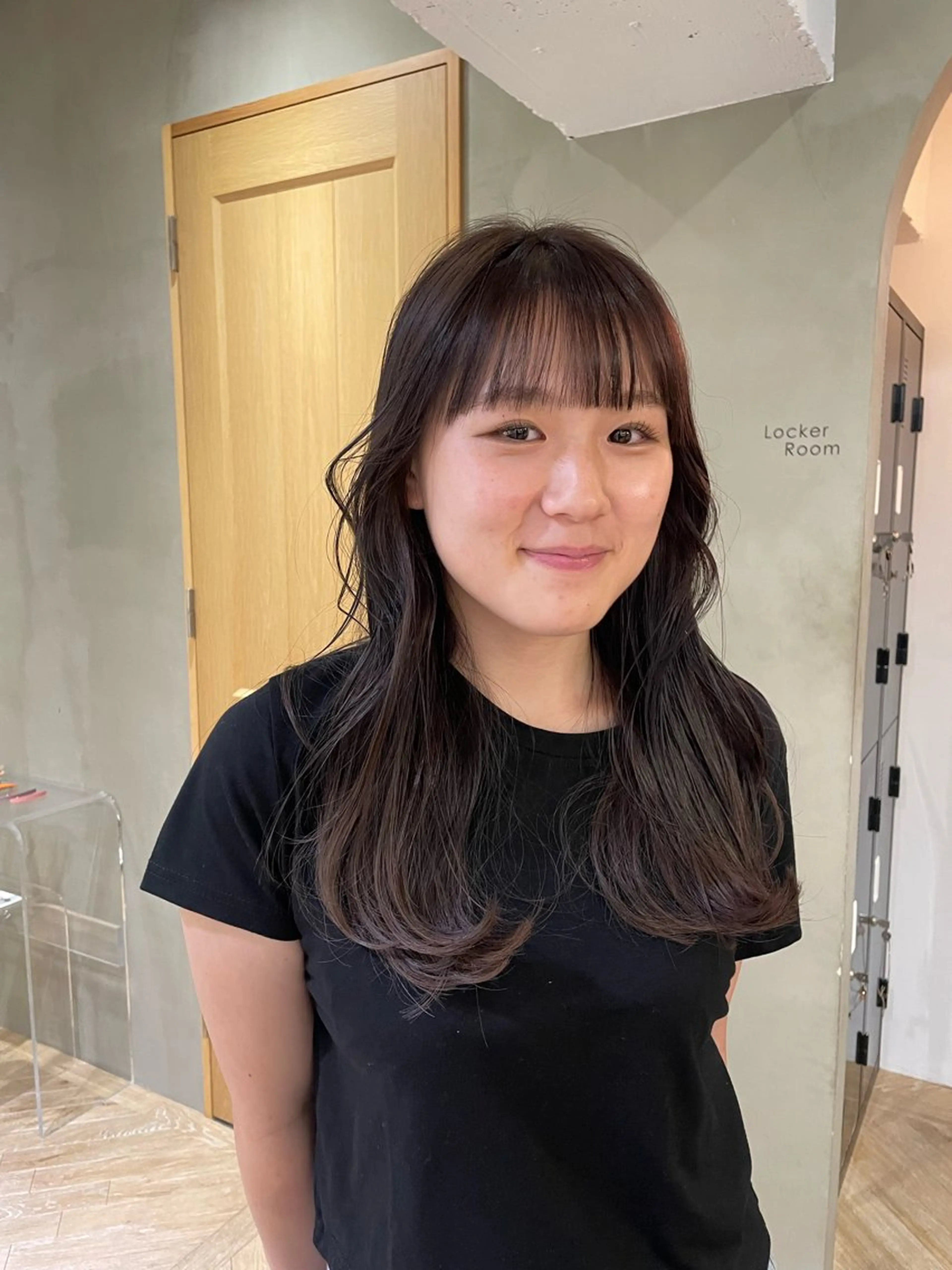 ロング カラー アッシュ ベージュカラー LOREN/ miuのヘアスタイル