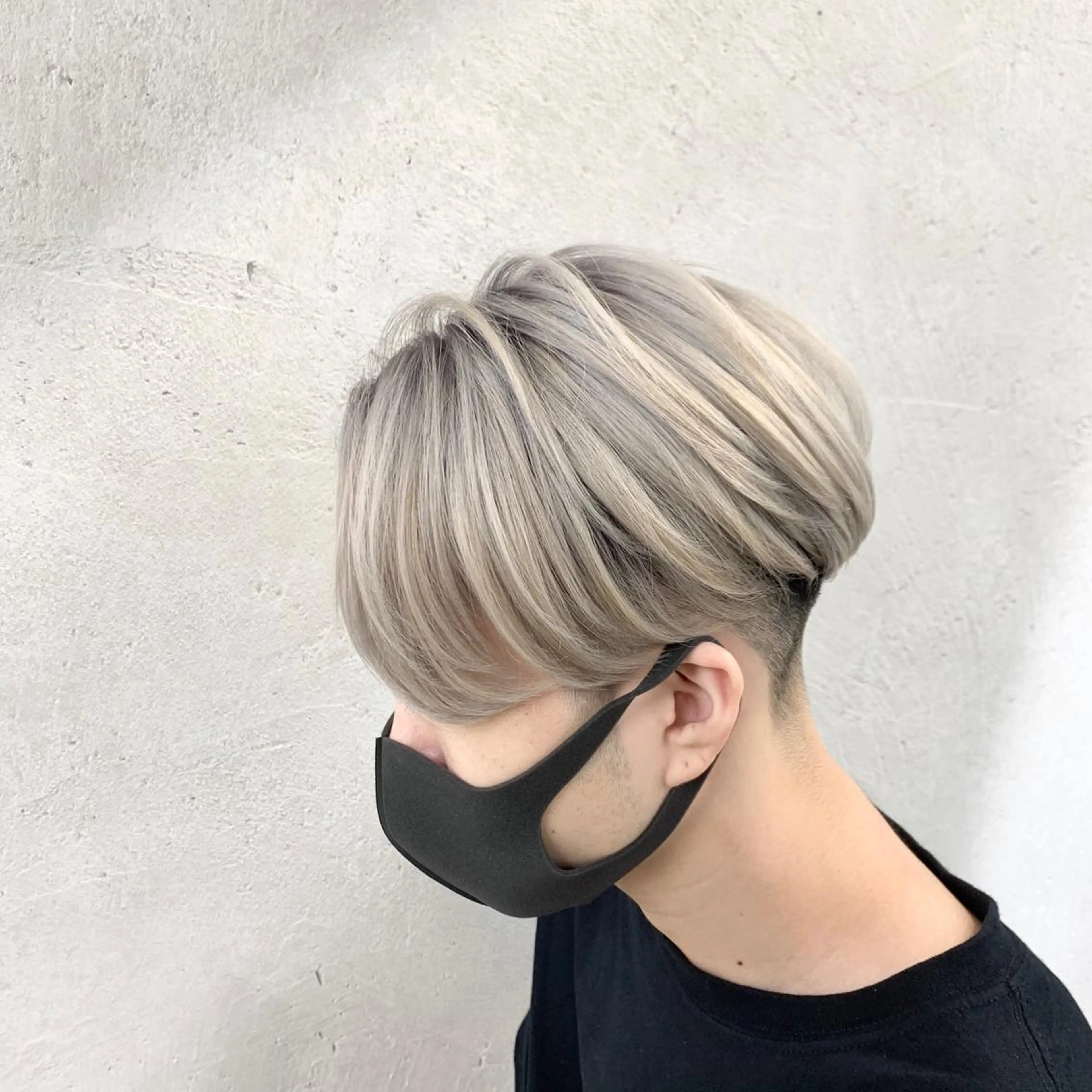 ショート メンズ ヘアカラー 及川シゲル 髪質改善講師のヘアスタイル