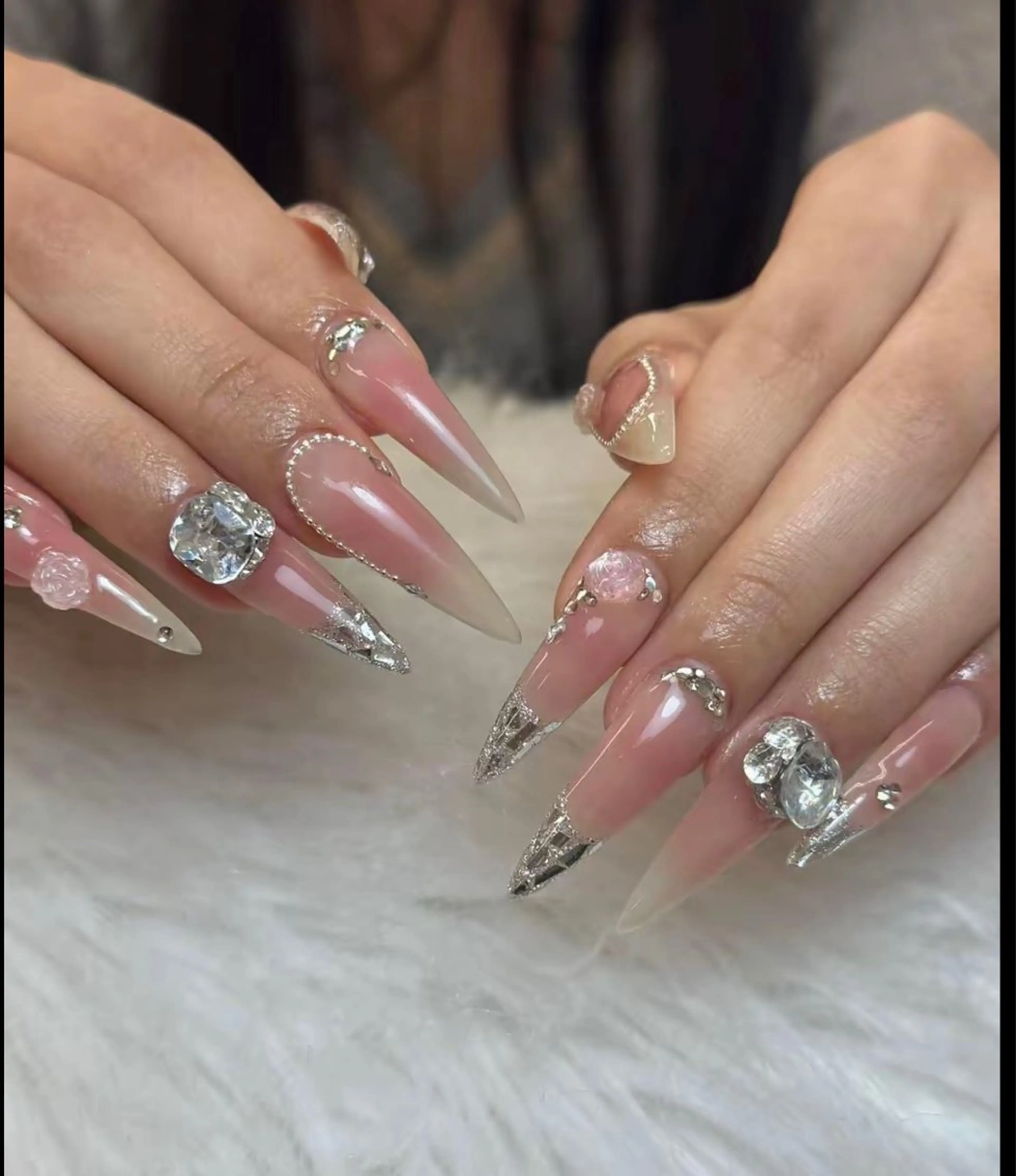 ネイル フレンチネイル ジェルネイル マグネットネイル 持ち込み ニュアンスネイル NiJi Nailsのネイルデザイン