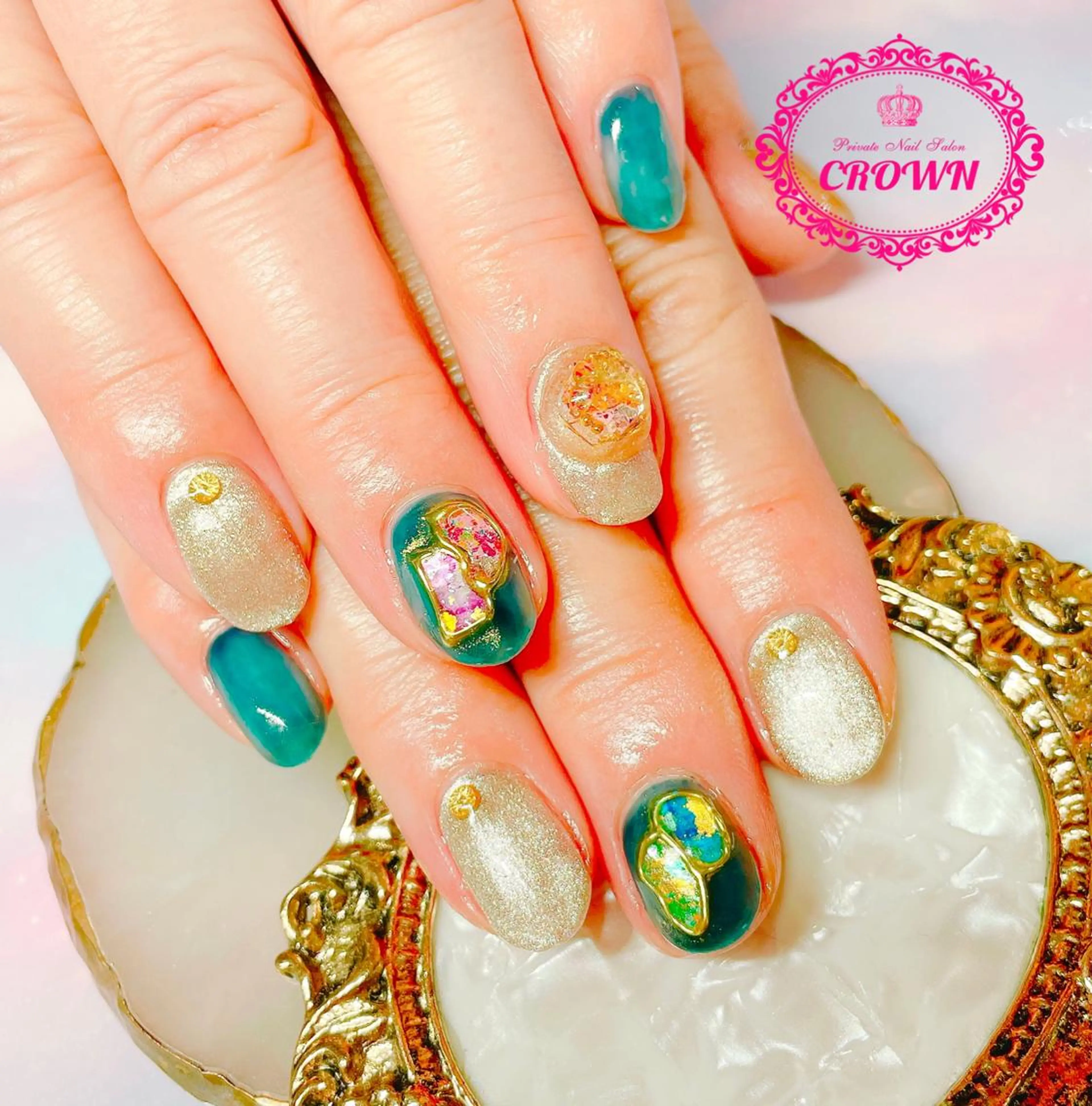 ネイル CROWN プライベートサロンのネイルデザイン