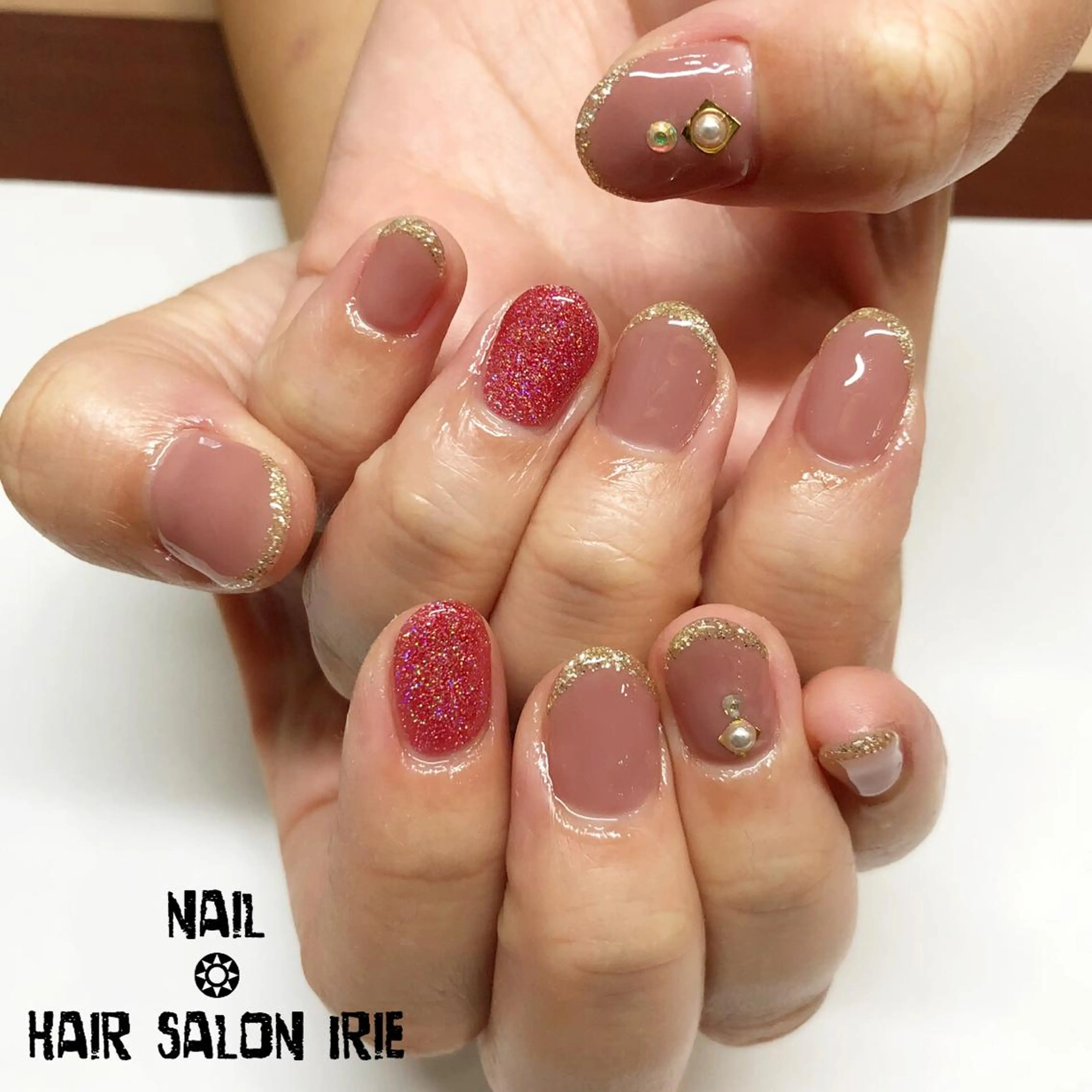 ネイル ラメ(グリッター) ストーンネイル ハンドネイル ハンドケア 與儀 知佳のネイルデザイン