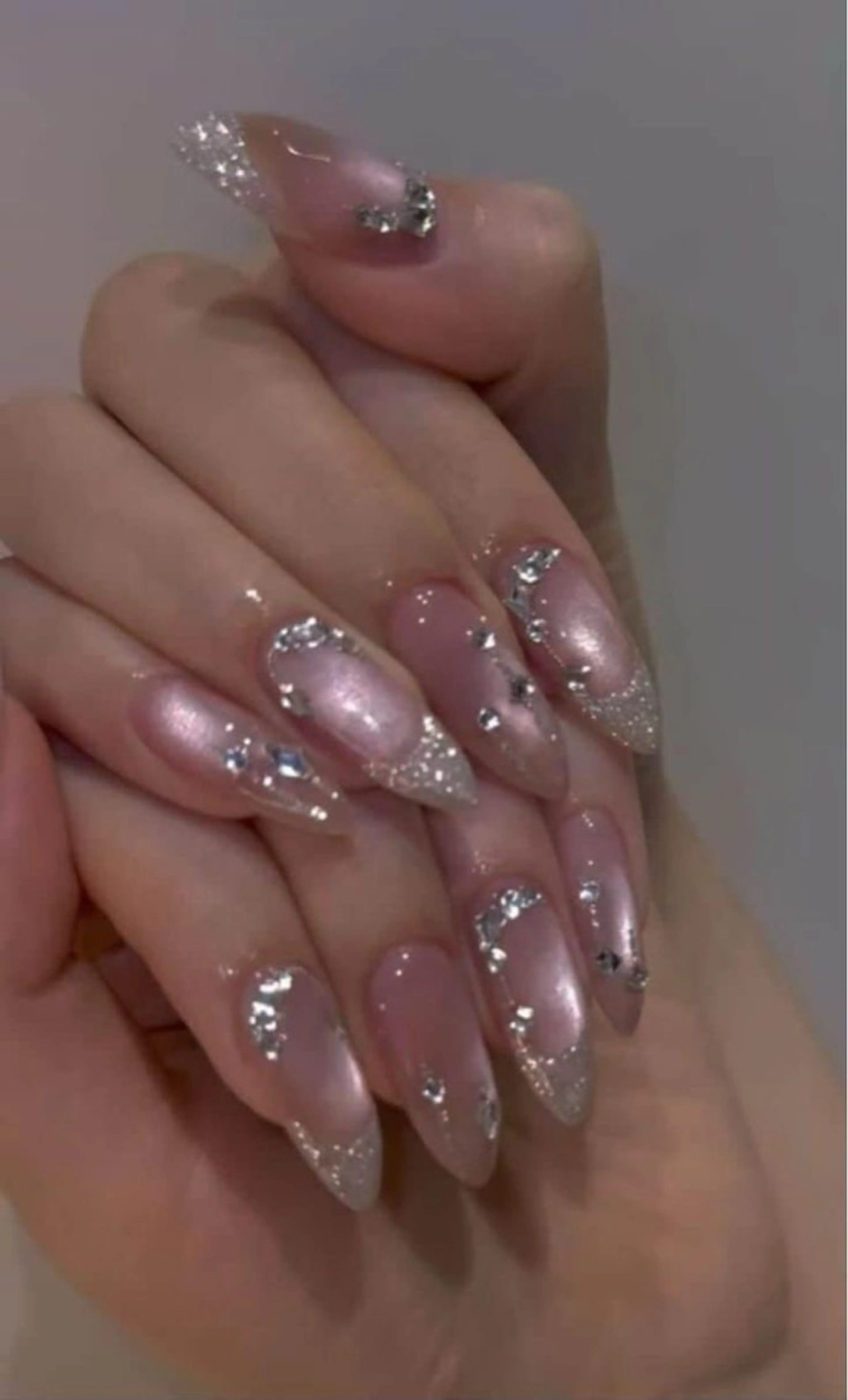 カラー グラデーションカラー ピンクカラー ハンドネイル AIN Nailのネイルデザイン