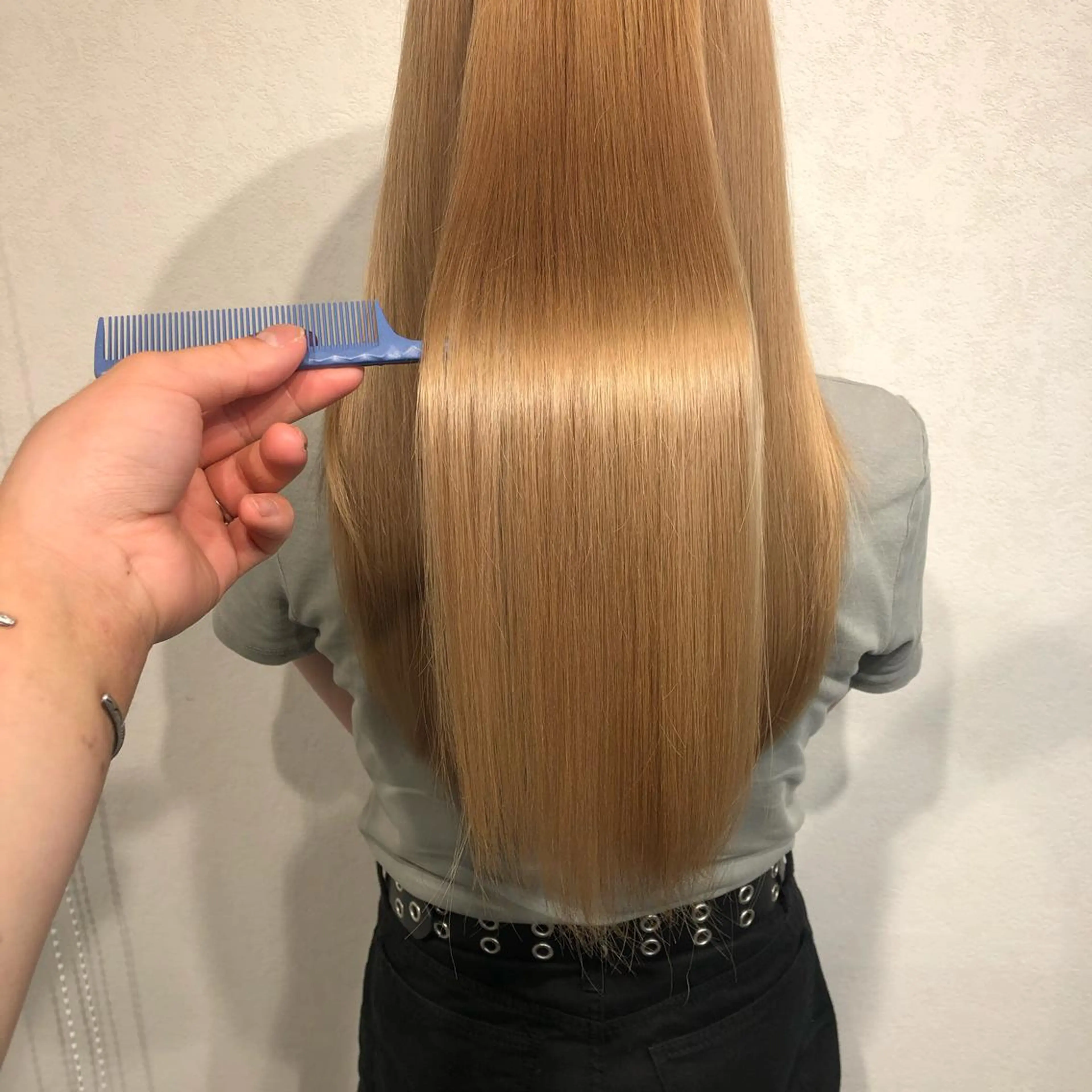 ロング カラー ムトウセイマ/ 縮毛矯正/ブリーチのヘアスタイル