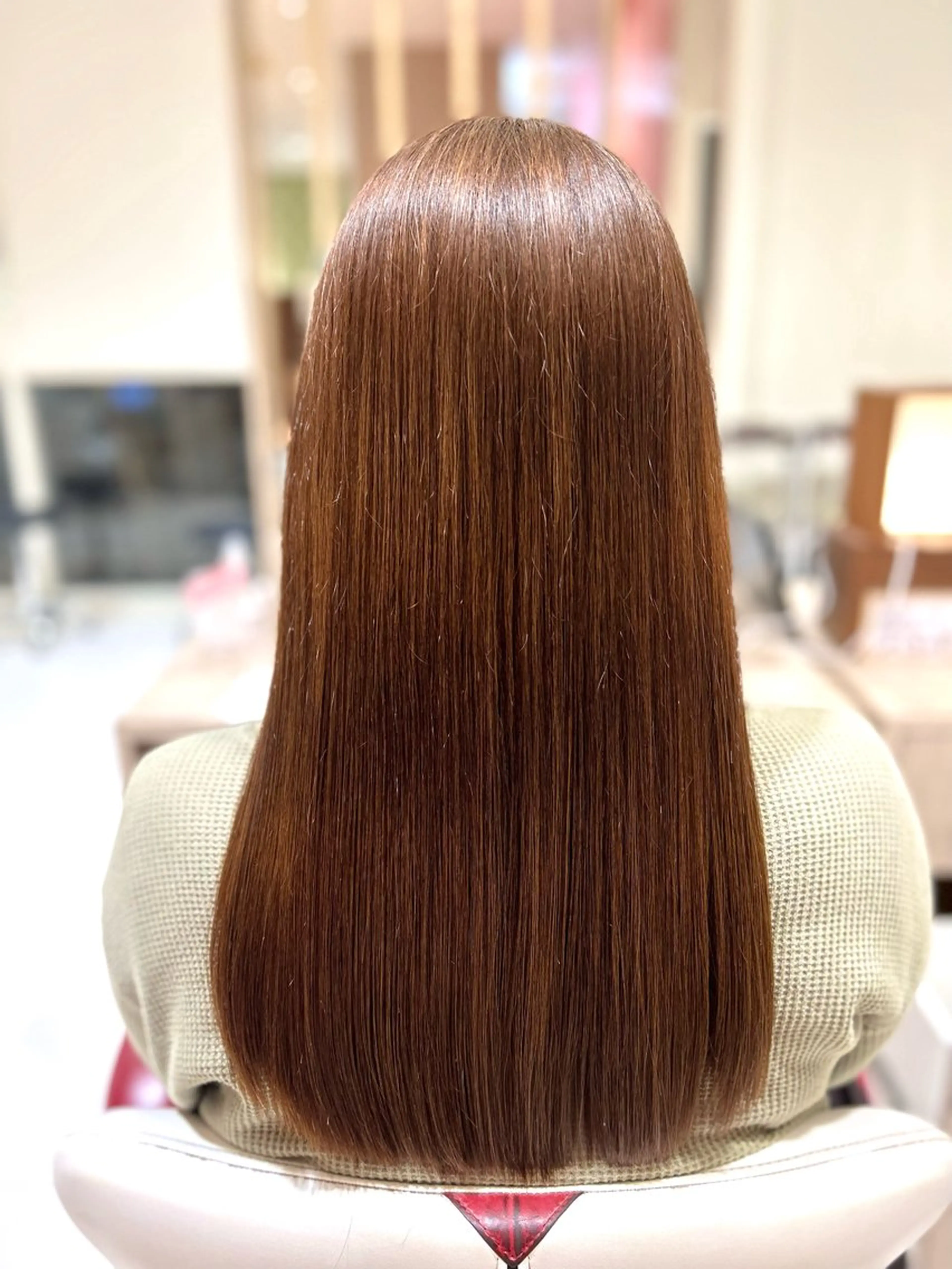 ロング オガタ アキのヘアスタイル