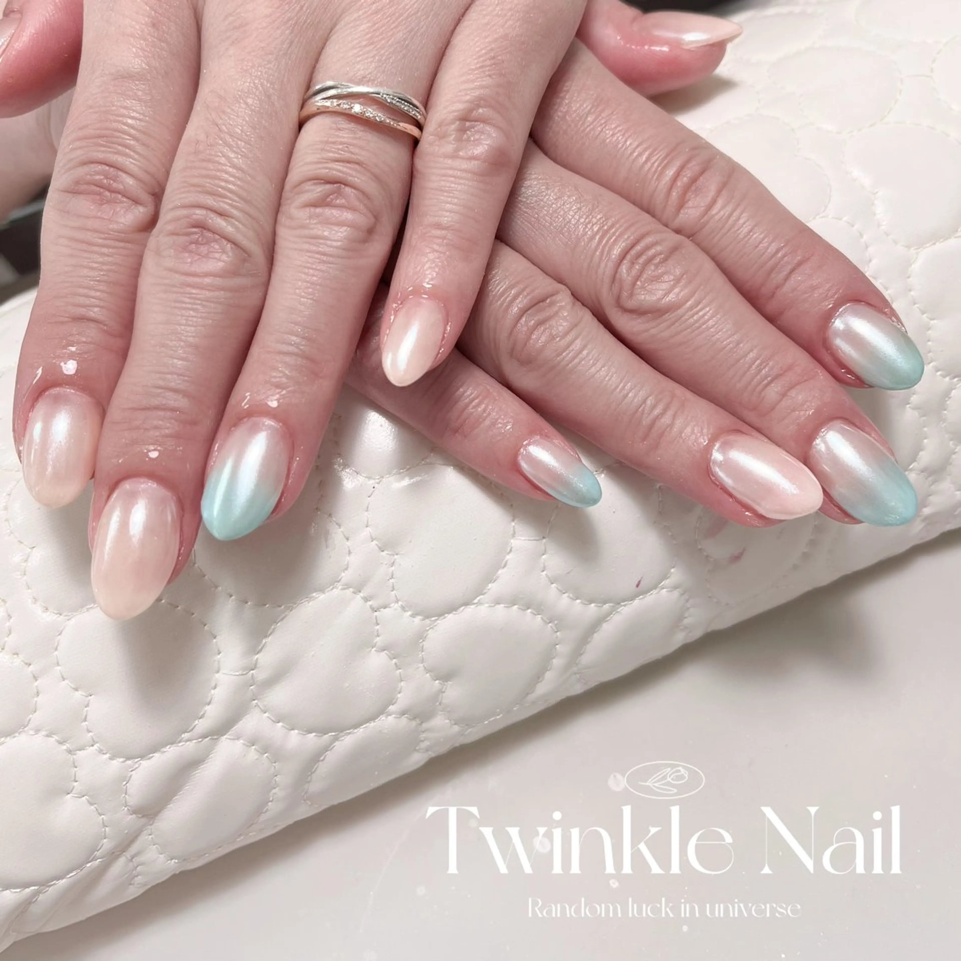 ネイル オーロラネイル シンプルネイル Twinkle Nail Kuboのネイルデザイン