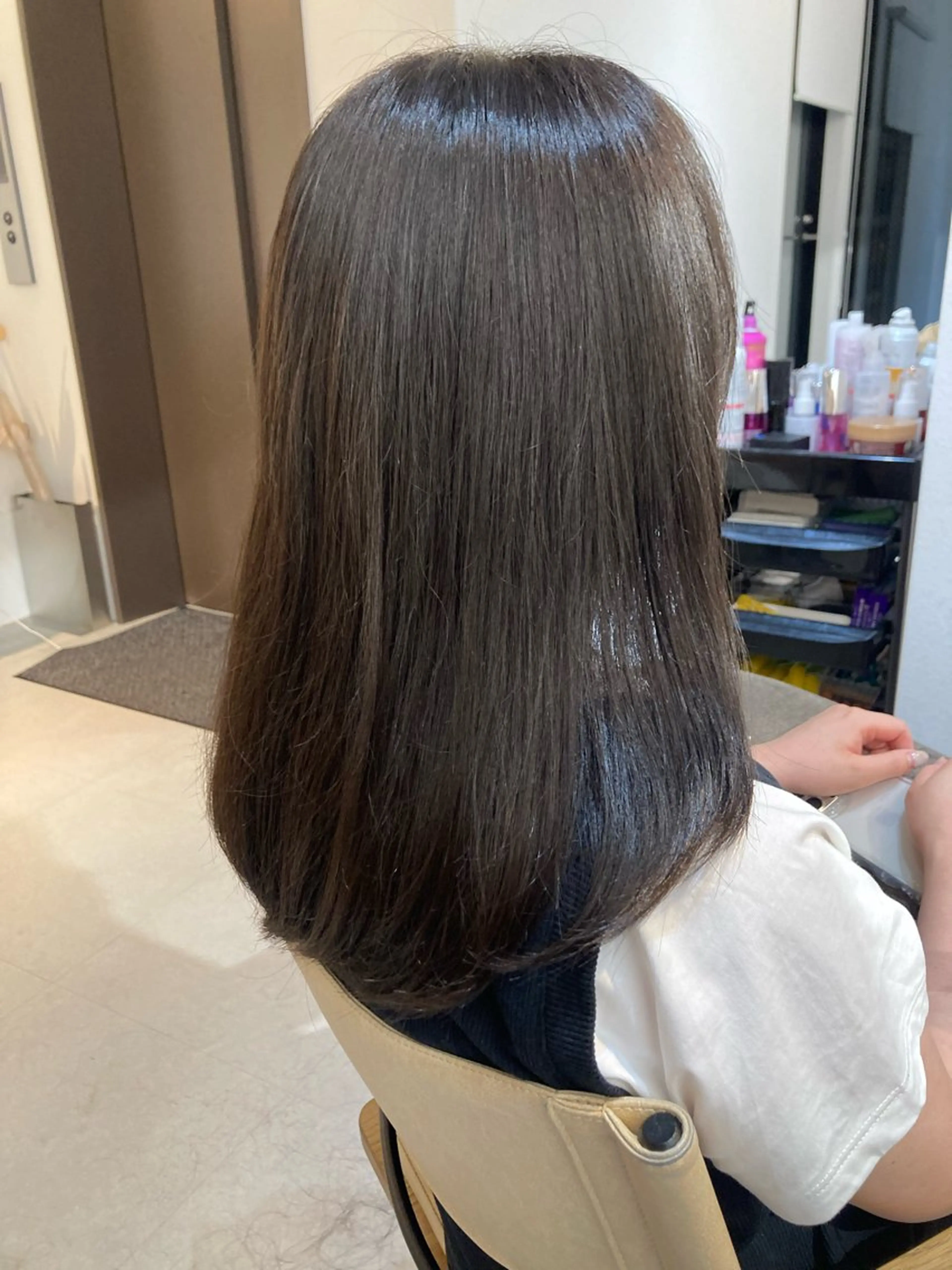 セミロング ✨色持ちの良い艶 カラー✨蟹江真世のヘアスタイル