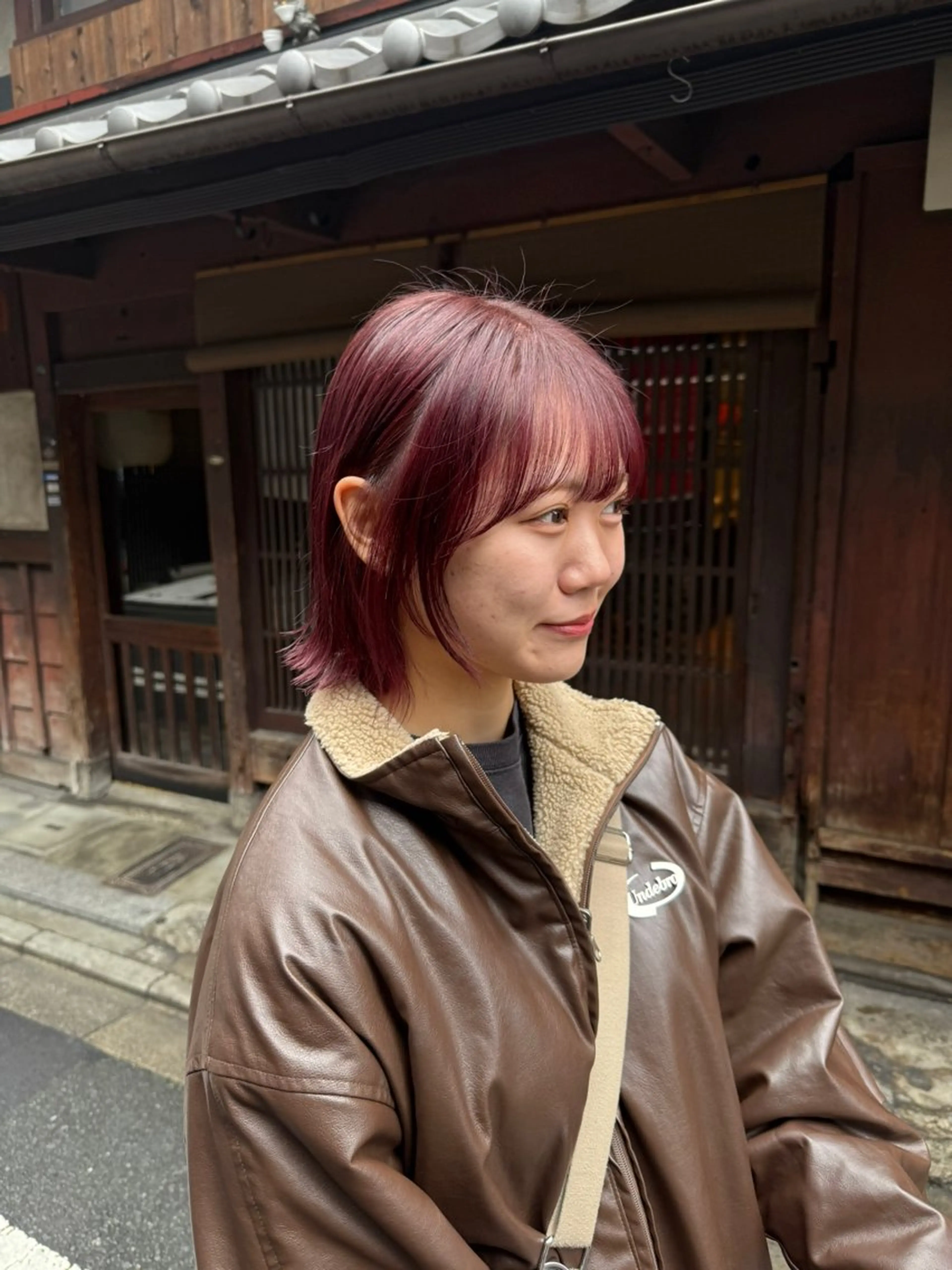 ショート カラー ボブレイヤー ボルドーカラー ピンクカラー ボブ レイヤーカット カットパーマ3000 円/水曜日モデルのヘアスタイル