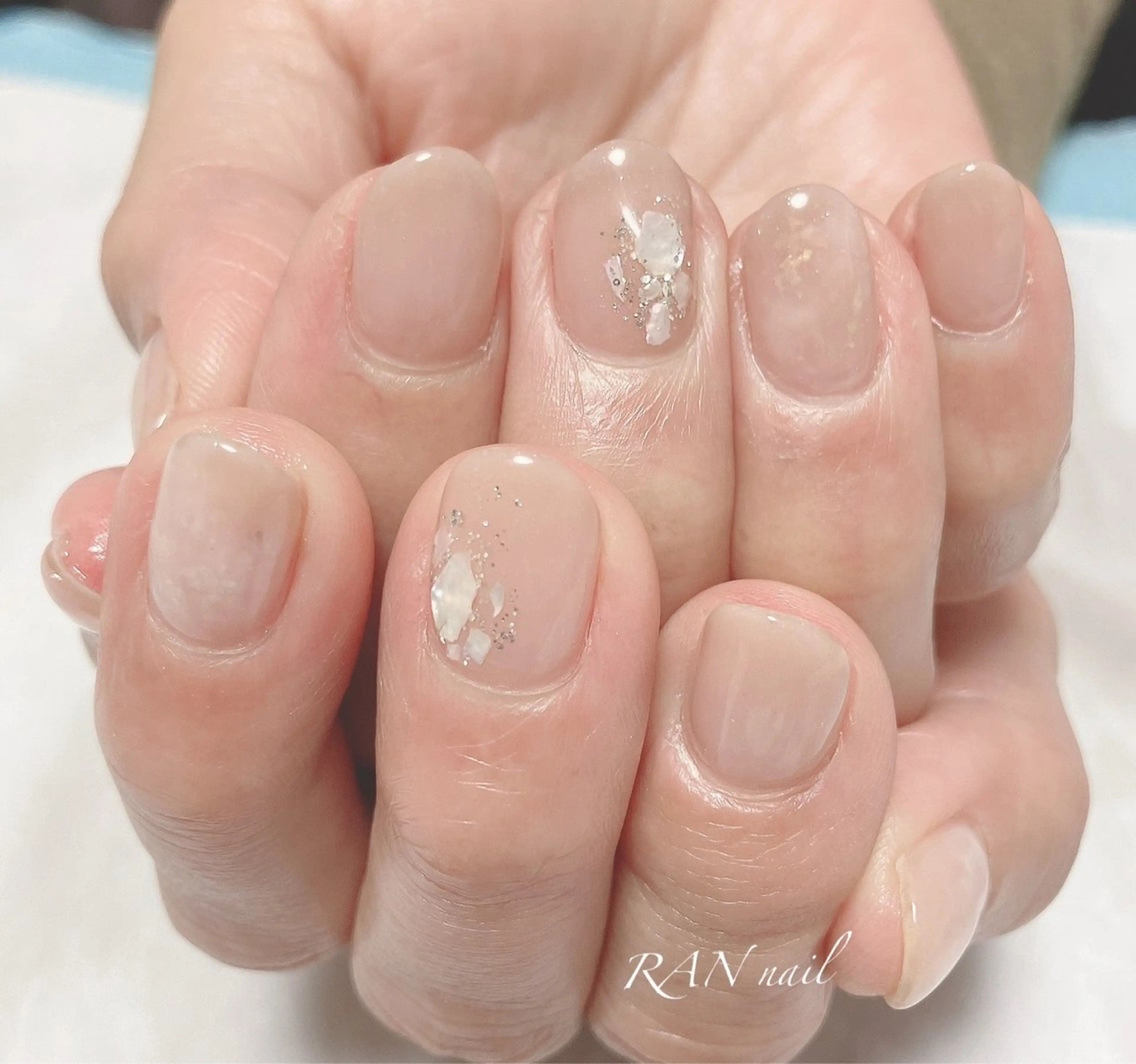 ネイル ブラウン 入学式 フラワーネイル ジェルネイル ニュアンスネイル ハンドネイル フットネイル RAN nailのネイルデザイン