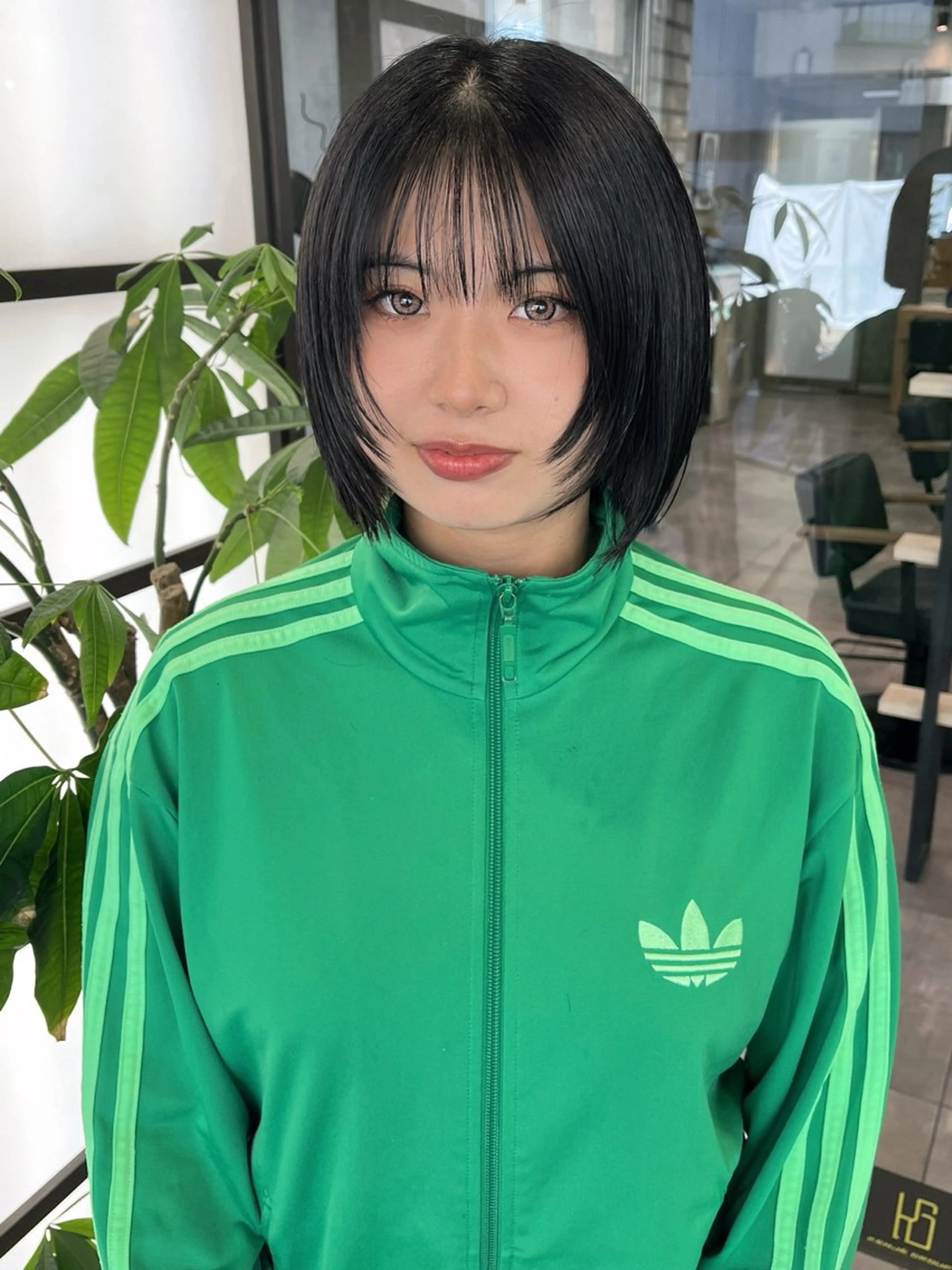 ショート ボブ 髪質改善 レイヤーカット ショートヘア 縮毛矯正 カット トリートメント ヘッドスパ LUCK 本厚木店のヘアスタイル