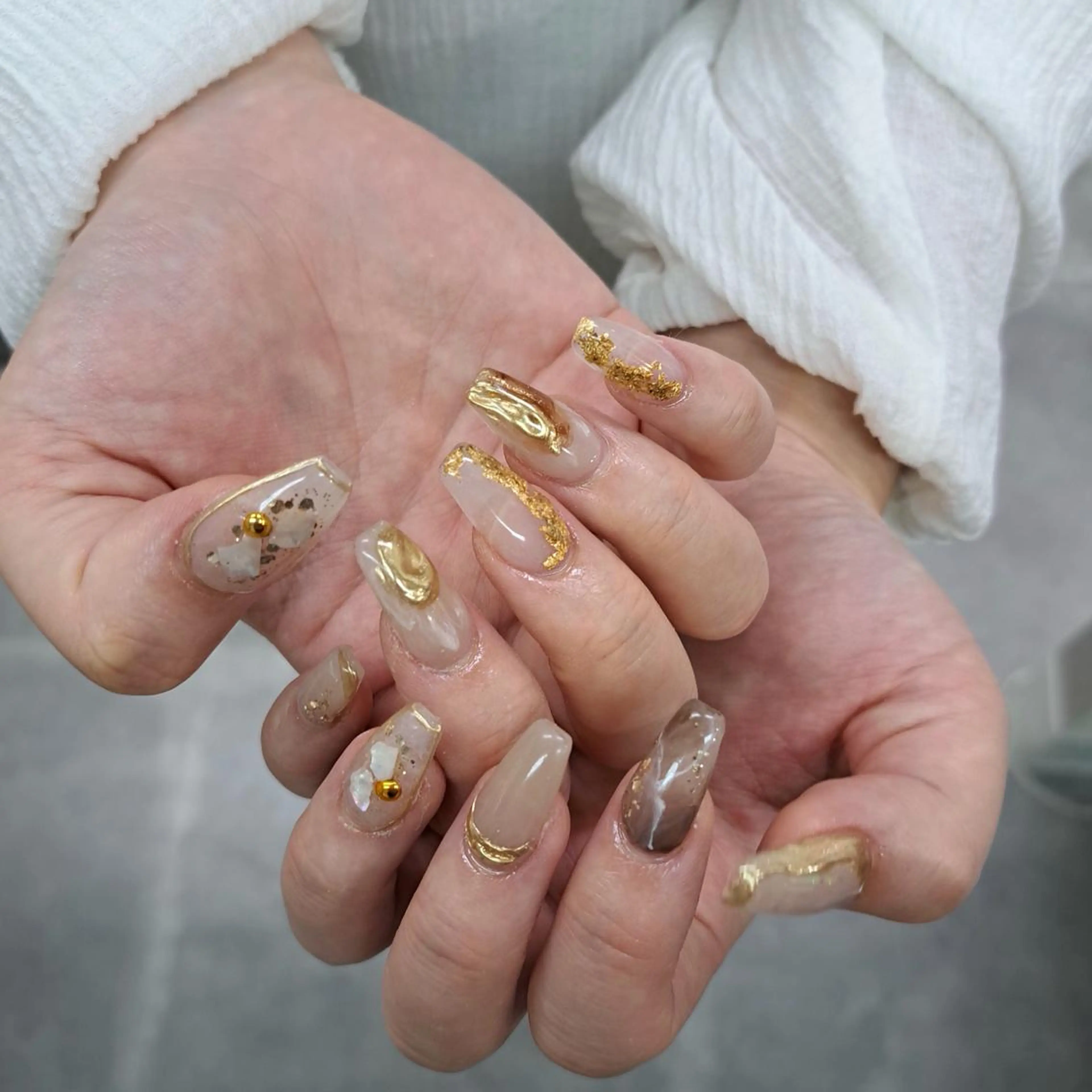 ネイル アートネイル ブラウン ジェルネイル ミラーネイル ニュアンスネイル ハンドネイル nailstudio eviz新宿店のネイルデザイン