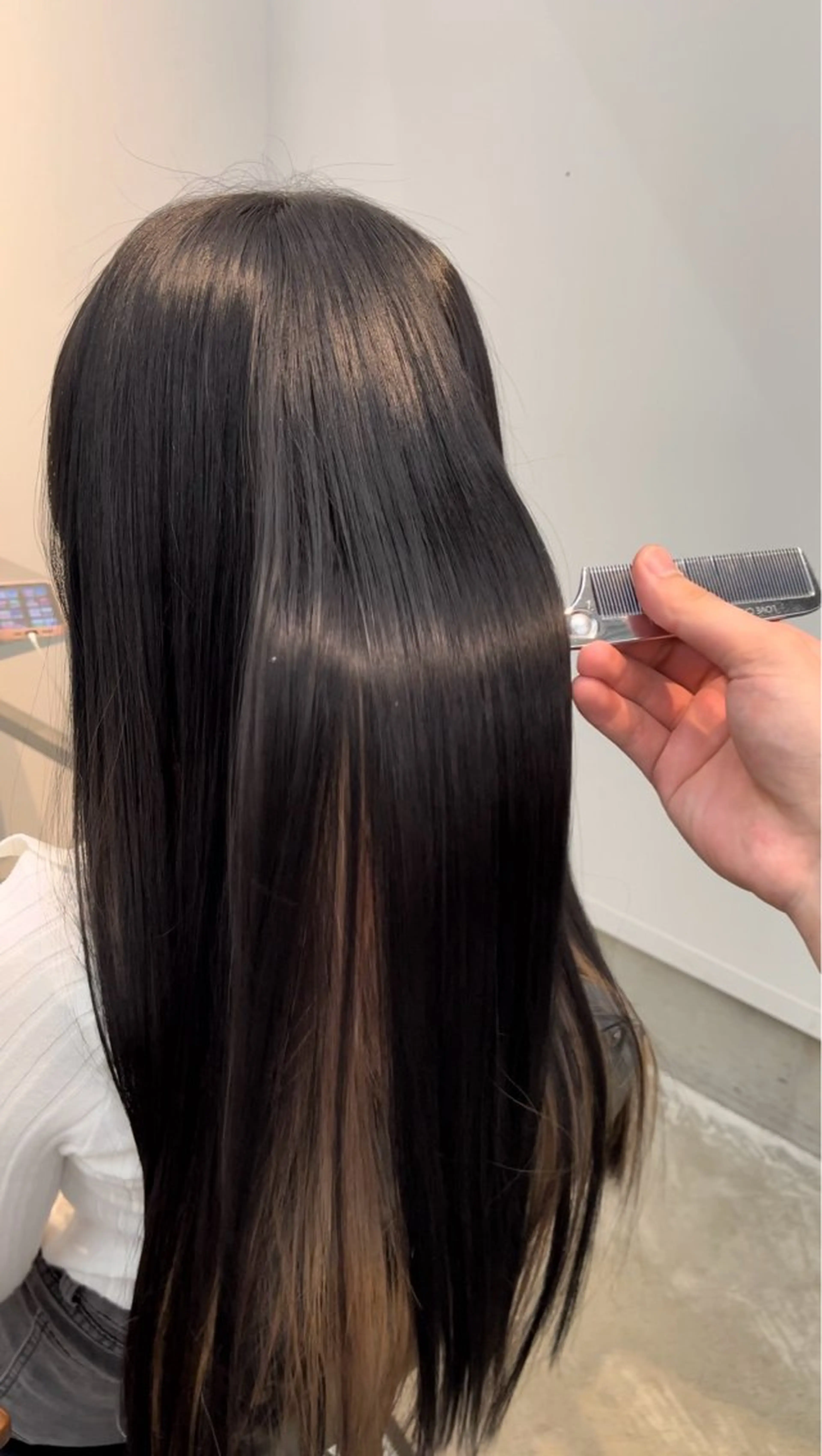 ロング Yuito/カラー/ ブリーチ/ストレートのヘアスタイル