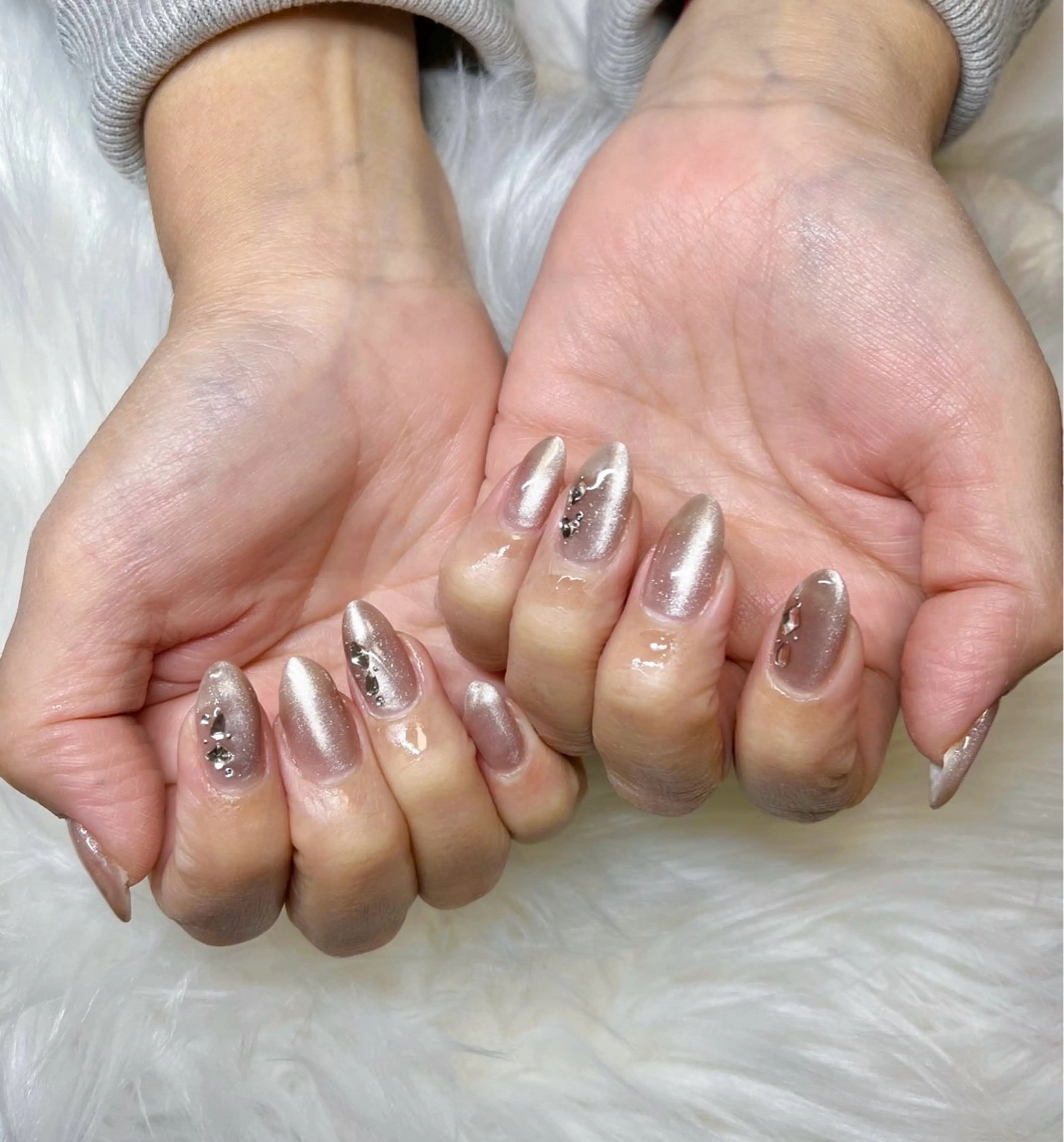 ネイル マグネットネイル ハンドネイル CHARME 🤎〔RINA〕のネイルデザイン