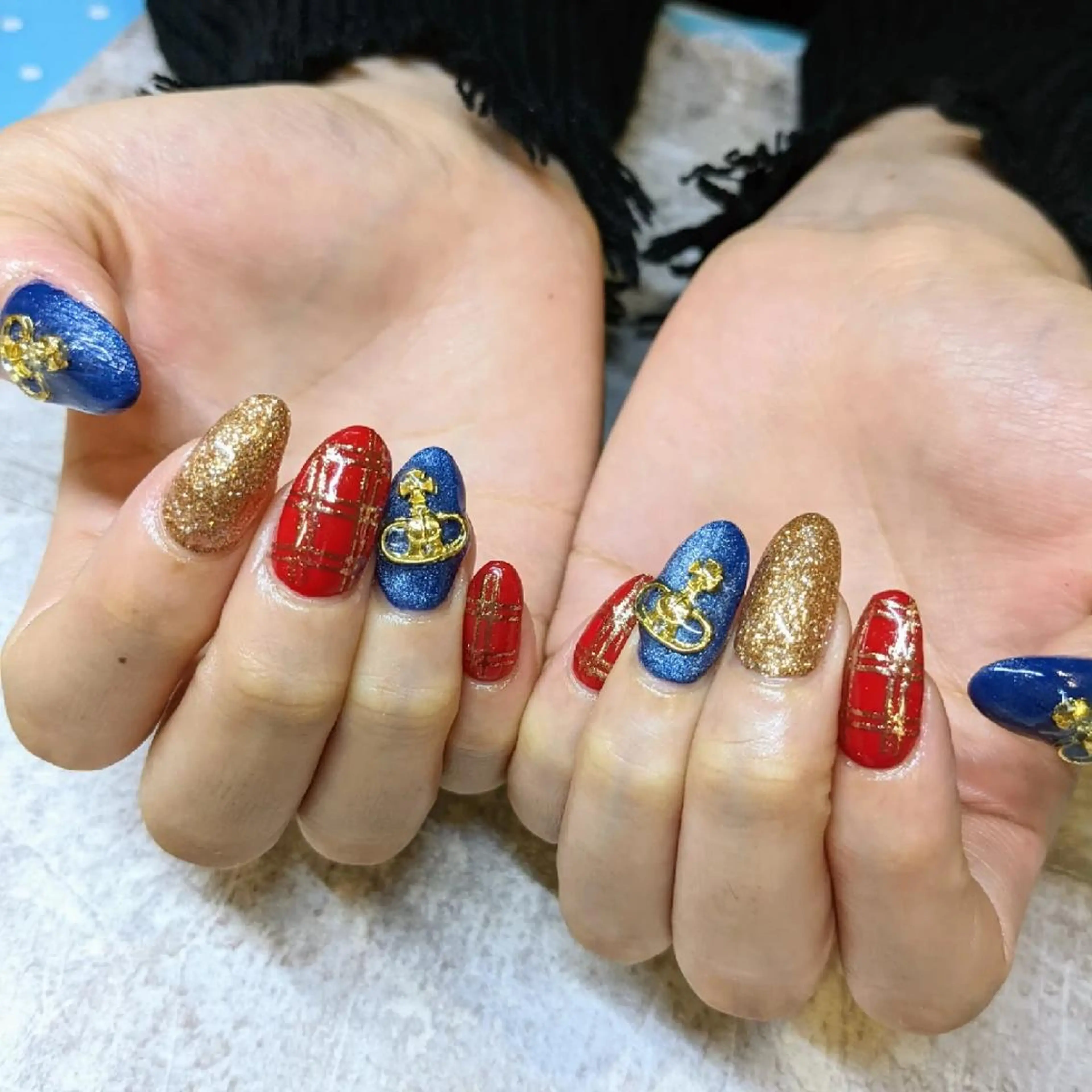 ネイル キラキラネイル マグネットネイル ミラーネイル nail salon macaron のネイルデザイン