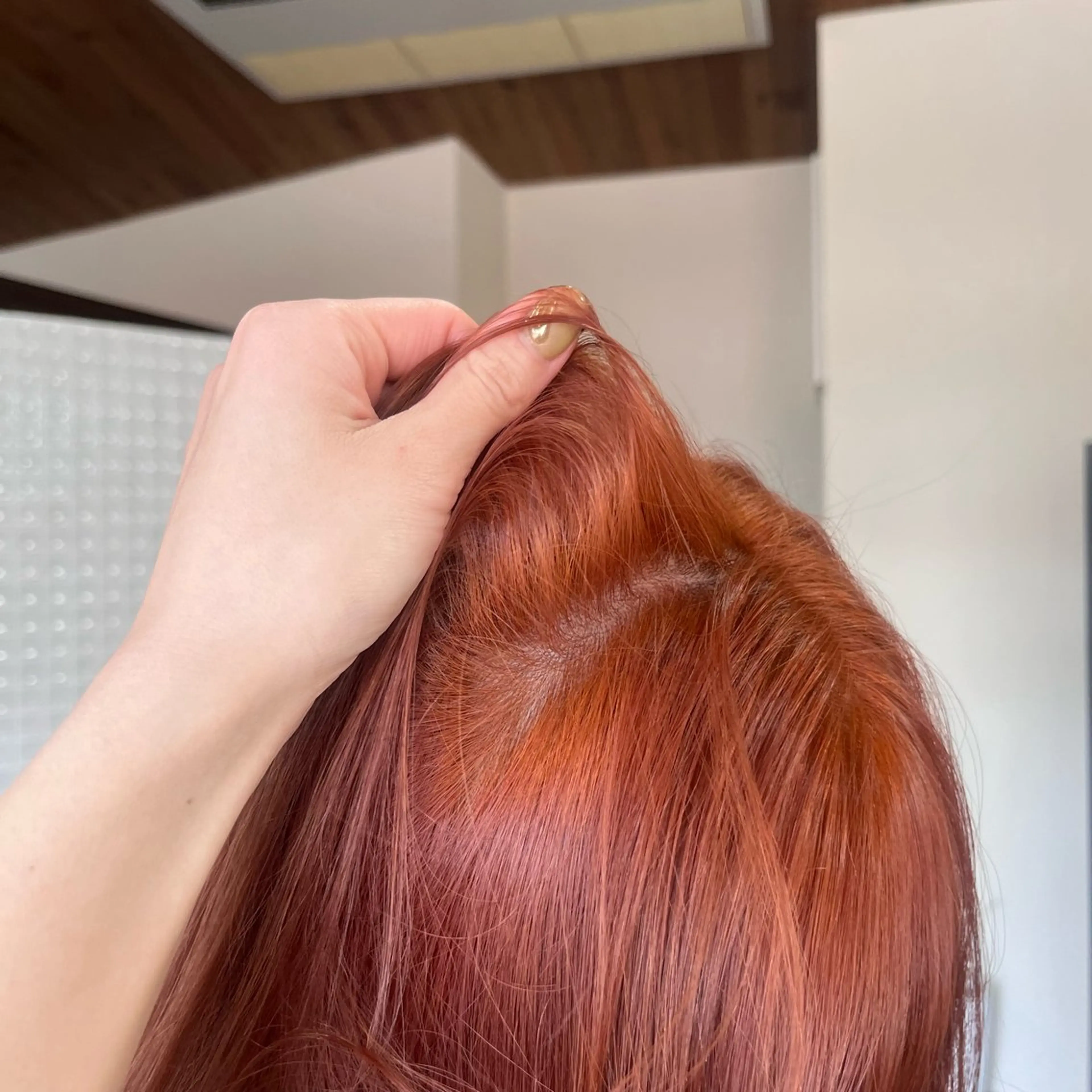 カラー ブリーチ オレンジ 中村 友香のヘアスタイル