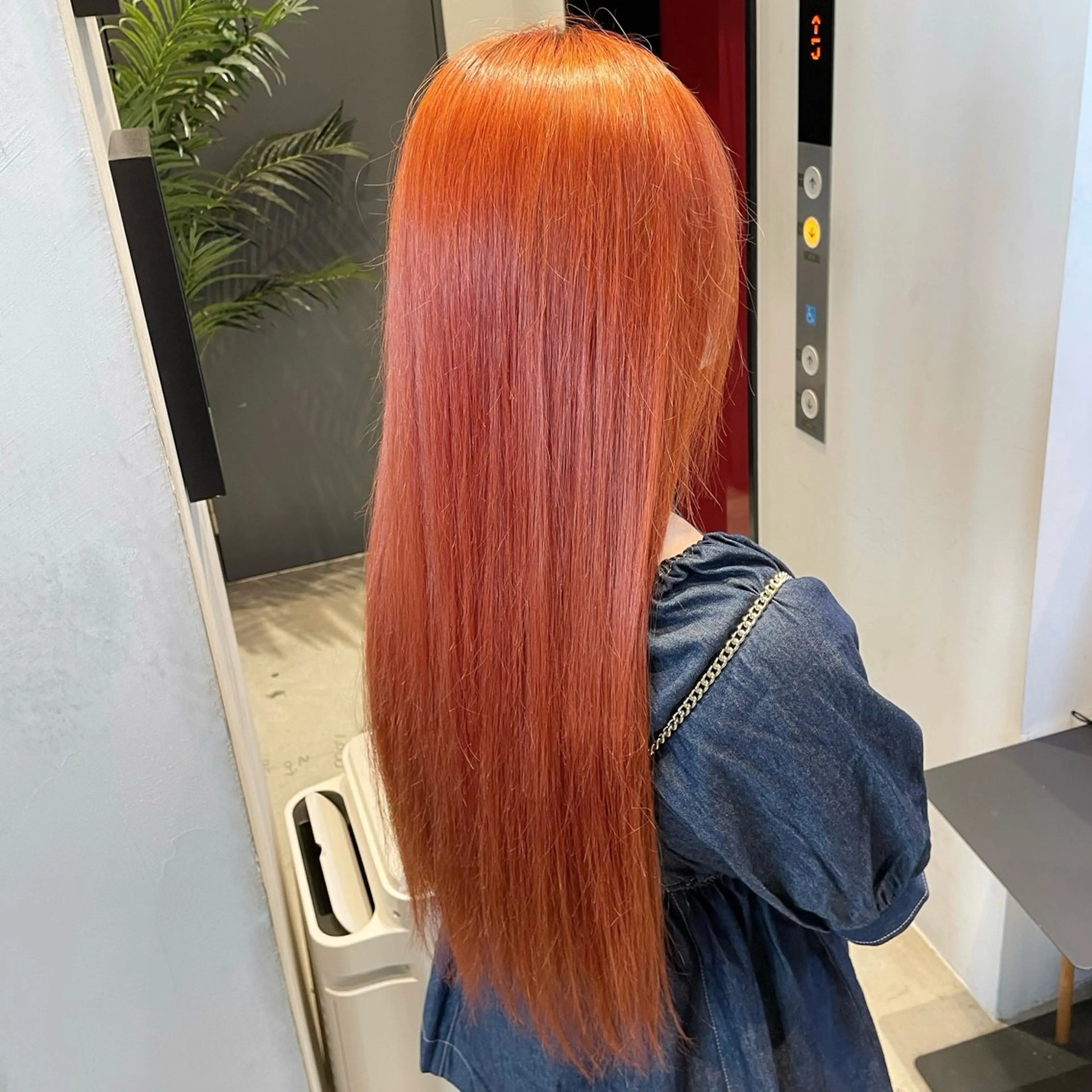 ロング カラー オレンジ 🤍haruna 🤍SUIのヘアスタイル