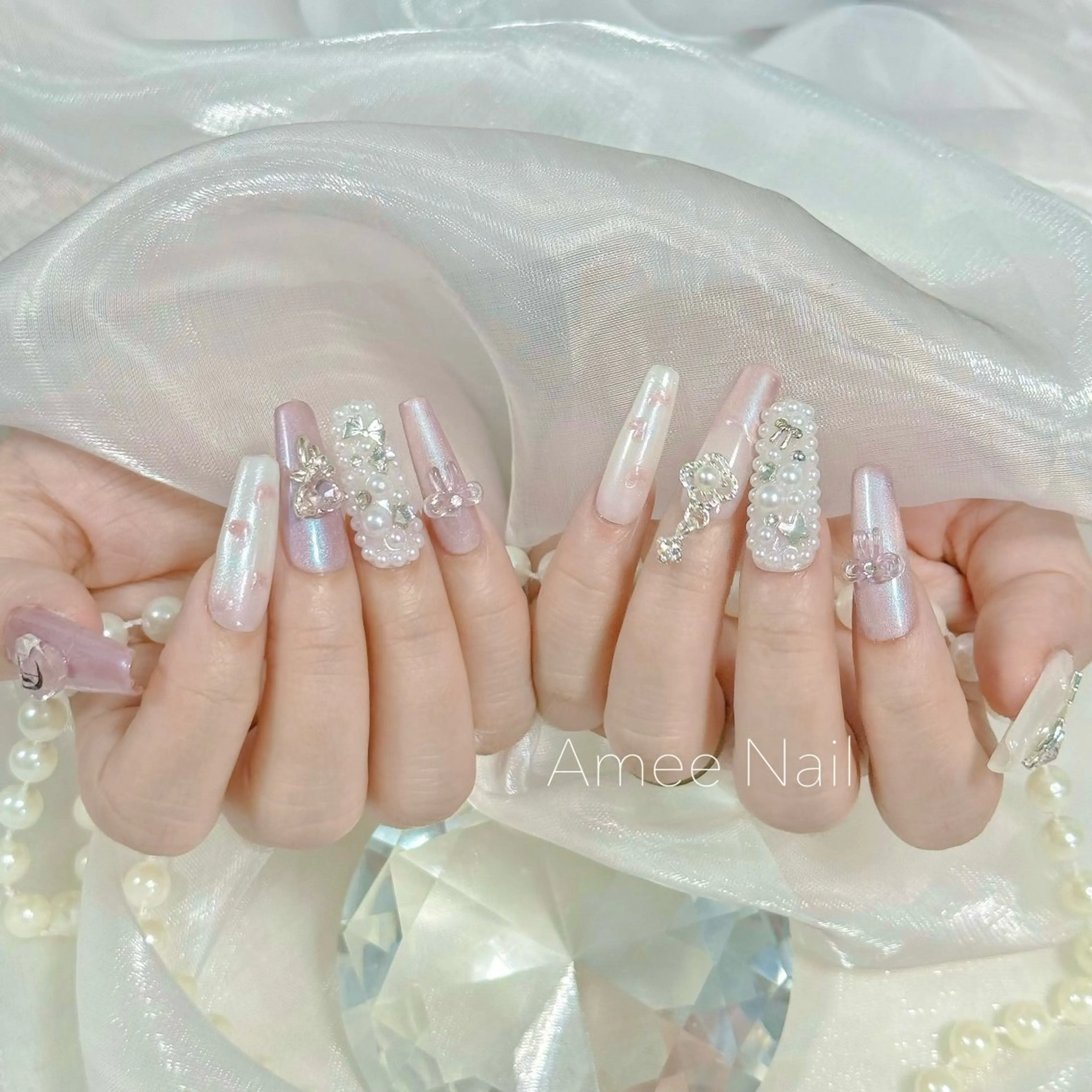 ネイル オーロラネイル クリアネイル フラッシュネイル ジェルネイル グラデーション ハンドネイル Amee Nail Salonのネイルデザイン