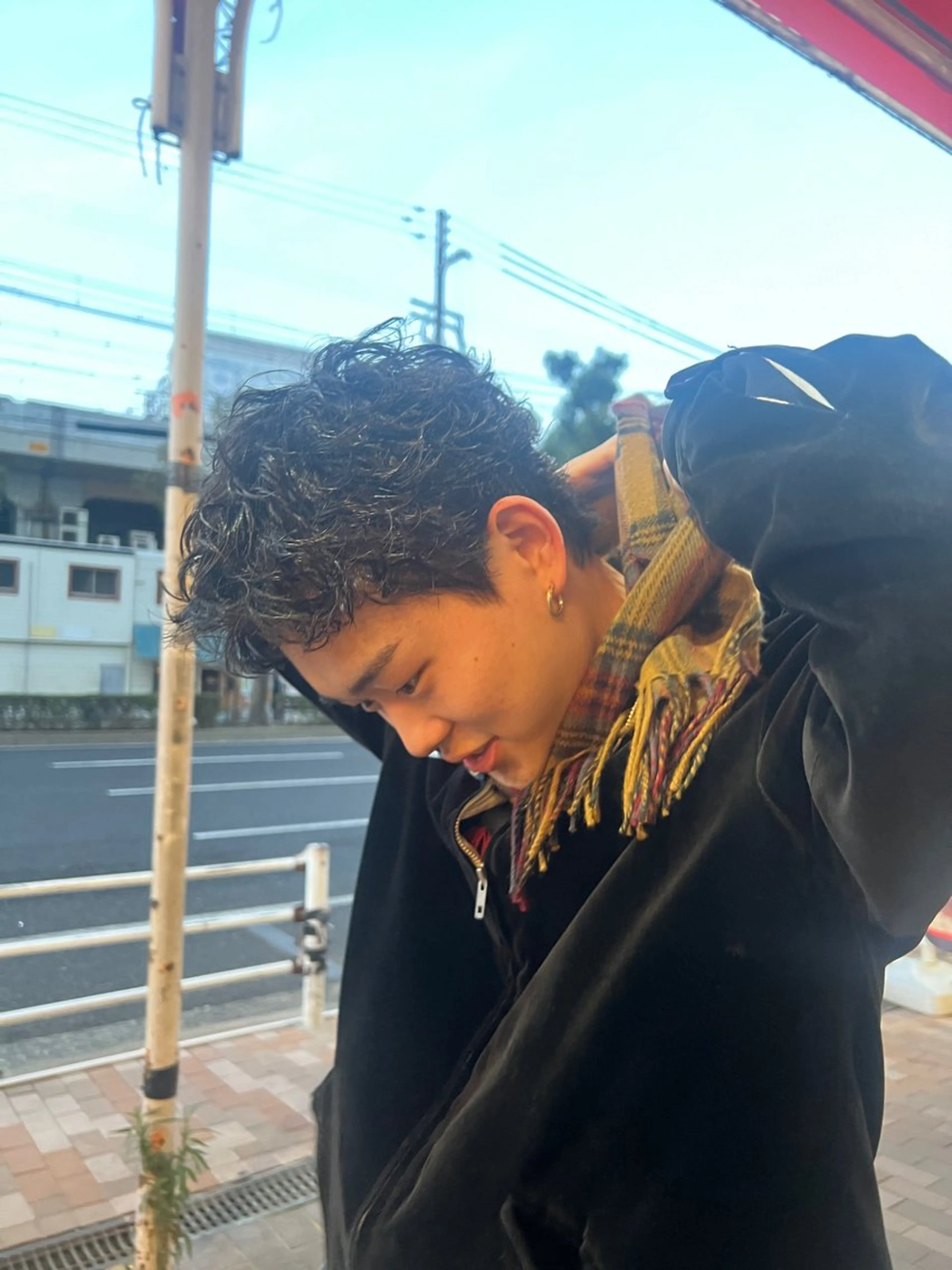 パーマ メンズ ウルフカット/ ハイトーン/作山葵のヘアスタイル