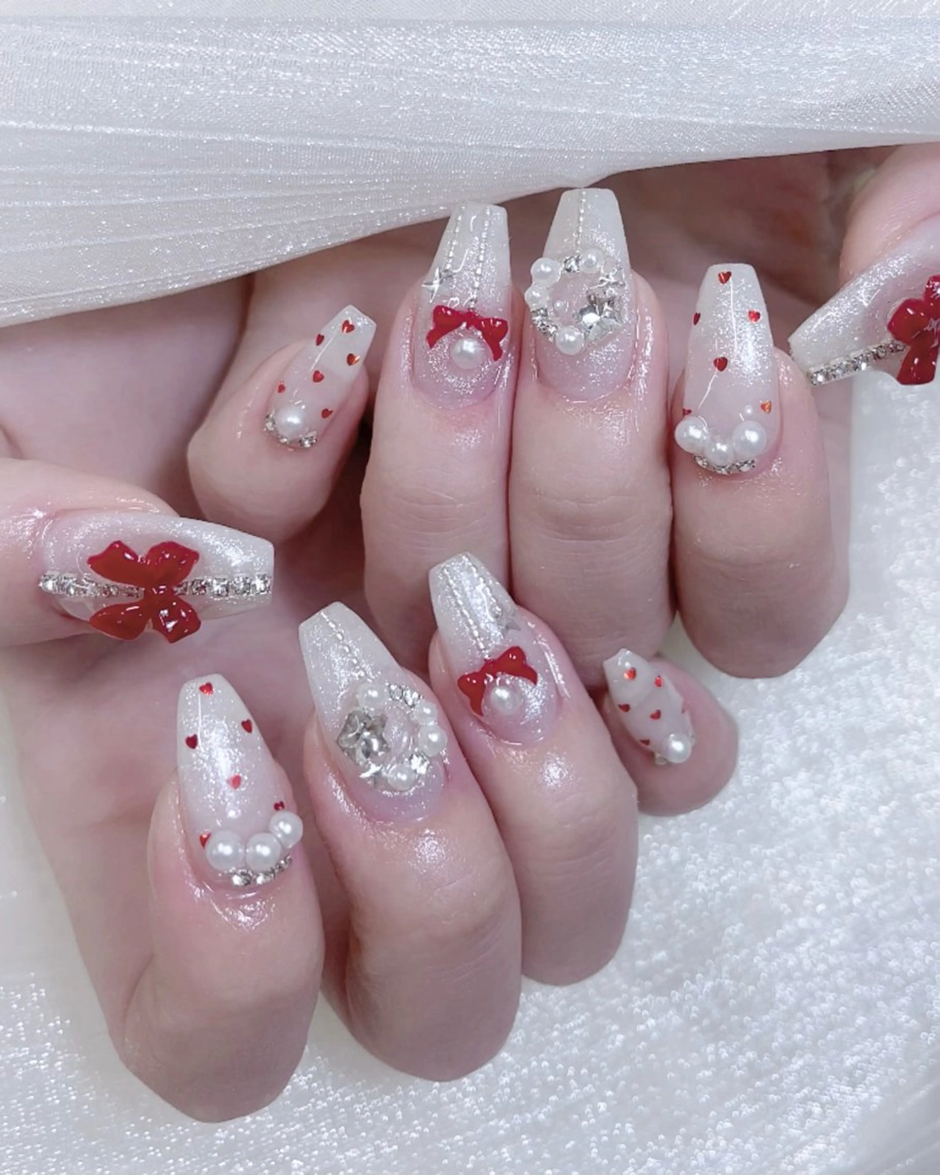 ネイル チークネイル フレンチネイル ハート キラキラネイル 韓国ネイル ハンドネイル Speraネイル 大宮店🎀のネイルデザイン