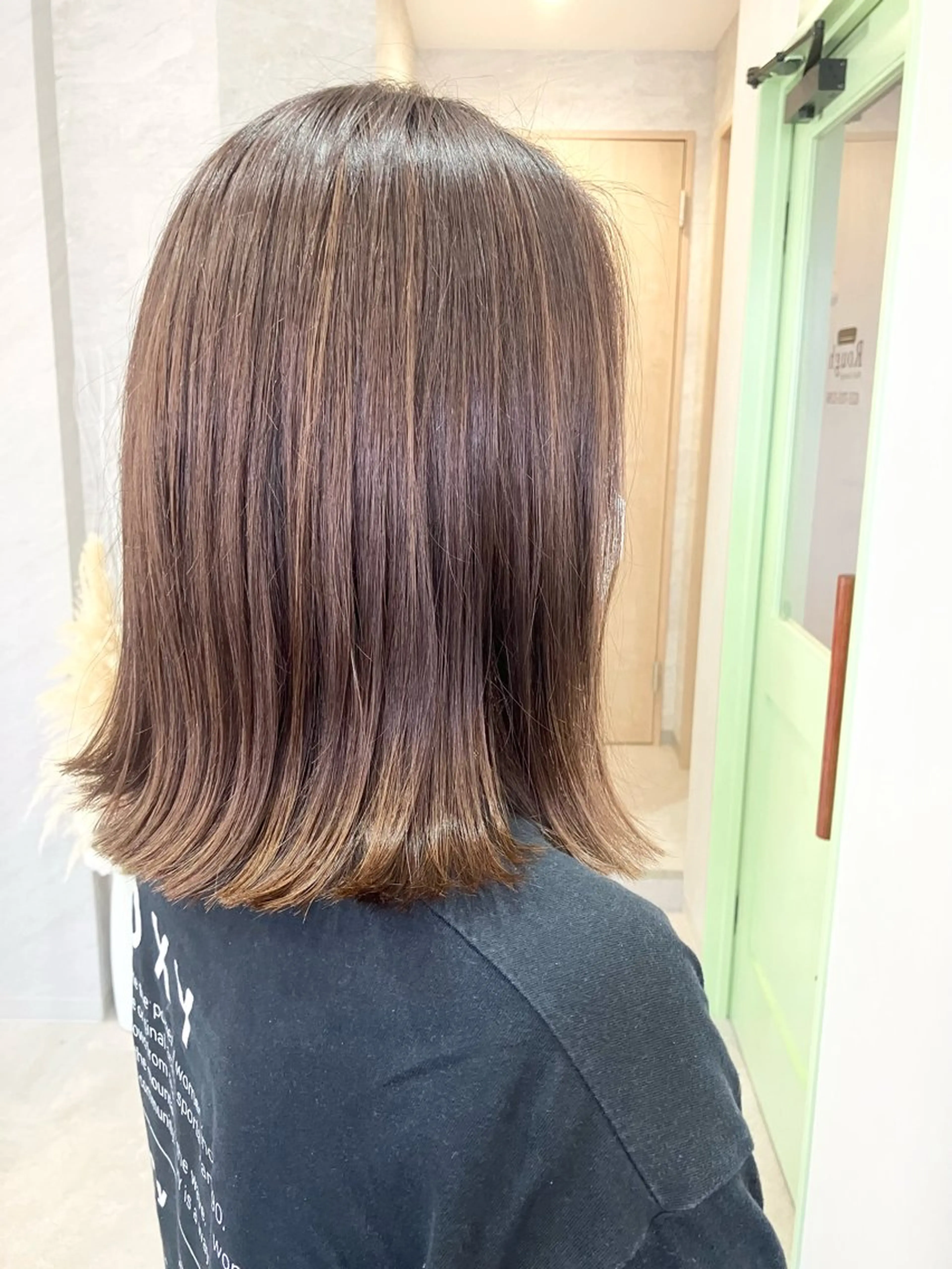カラー ハイライトカラー 須賀 知穂のヘアスタイル