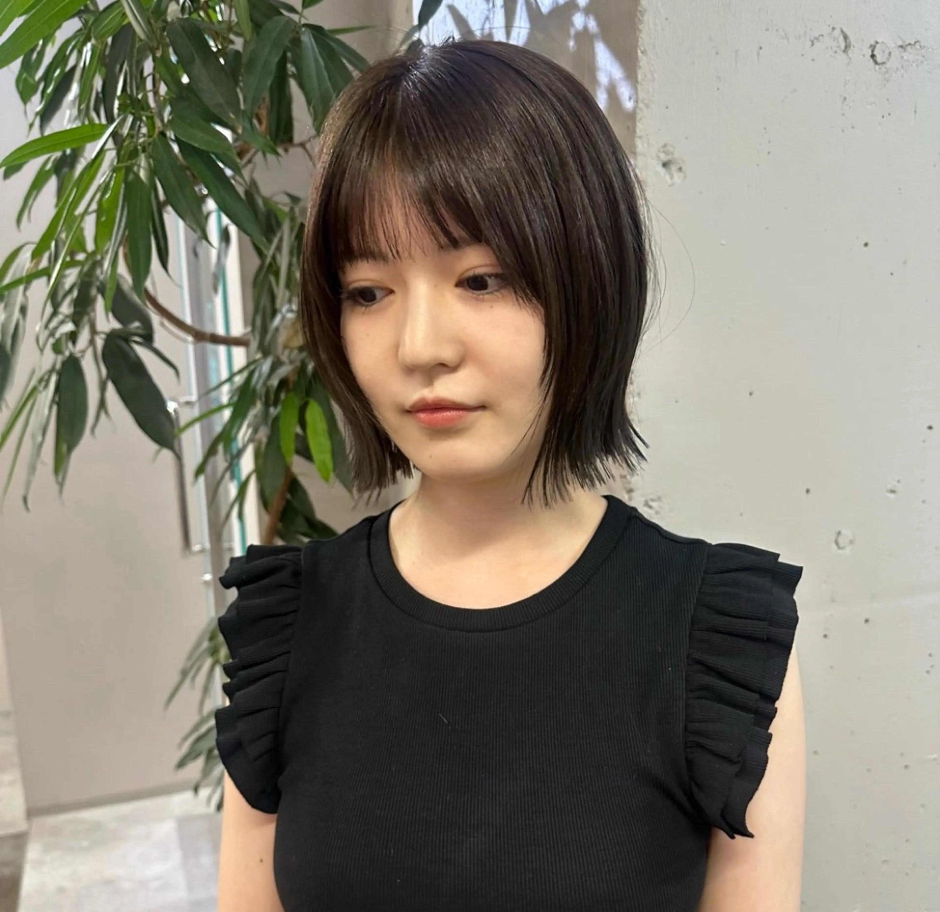 ショート 小顔に見えるボブ 透明感カラー🪽のヘアスタイル