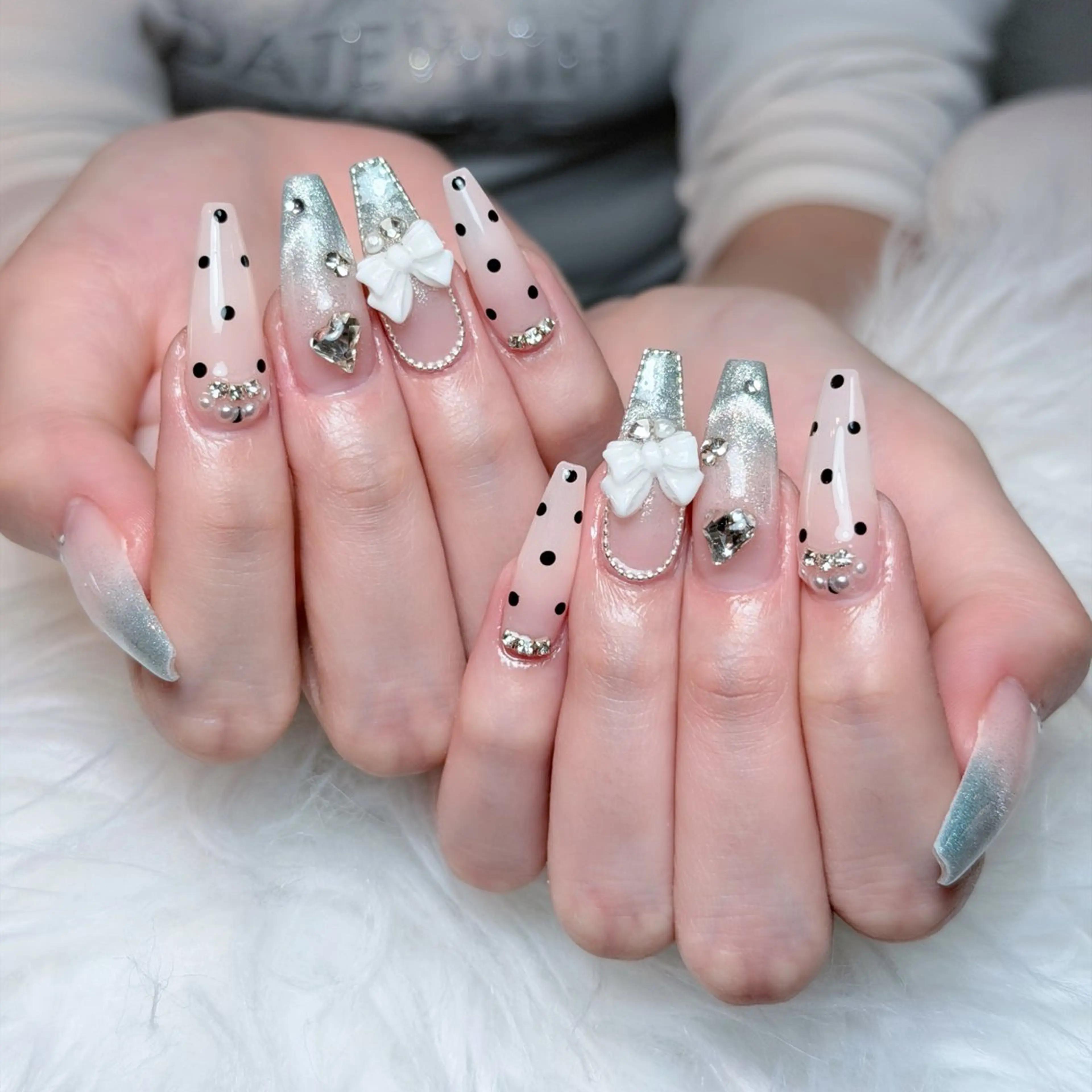 ネイル チークネイル ドット フレンチネイル グラデーション ハート ハンドネイル Julli NailStudioのネイルデザイン