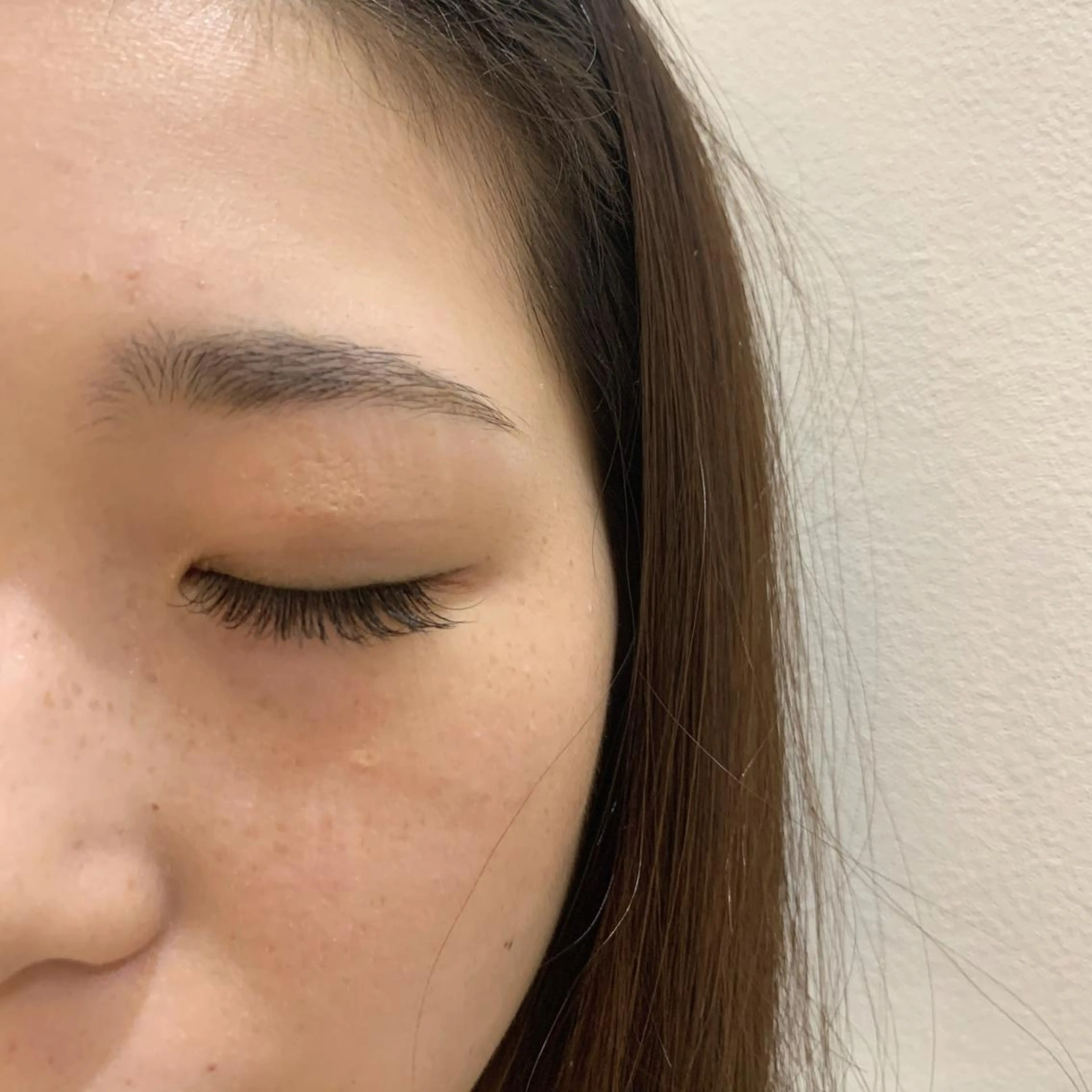 マツエク・マツパ H e l l a所属・まつげパーマ／眉毛 H e l l aの眉毛・アイブロウイメージ