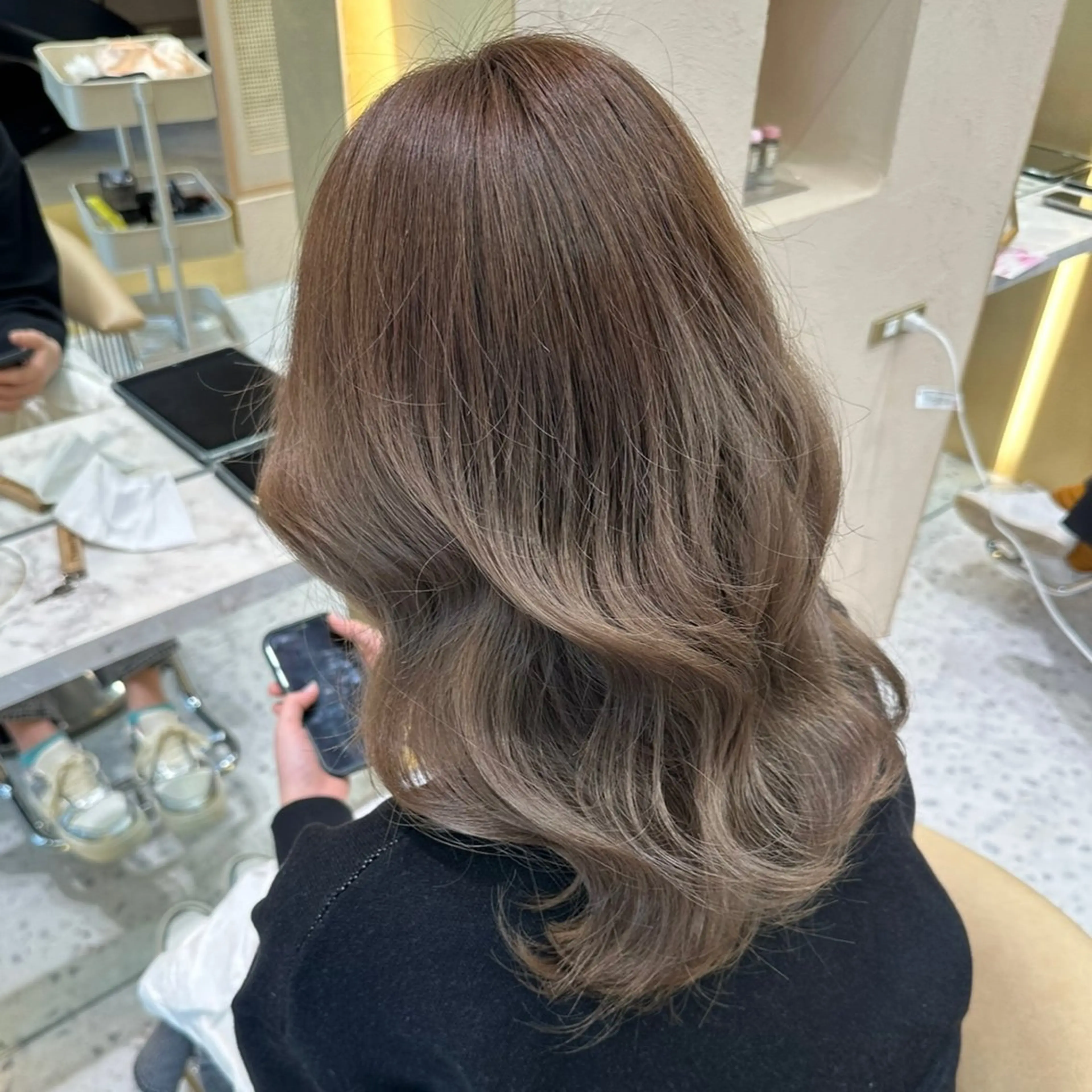 セミロング カラー カット ヘアカラー トリートメント 酒井 里穂のヘアスタイル