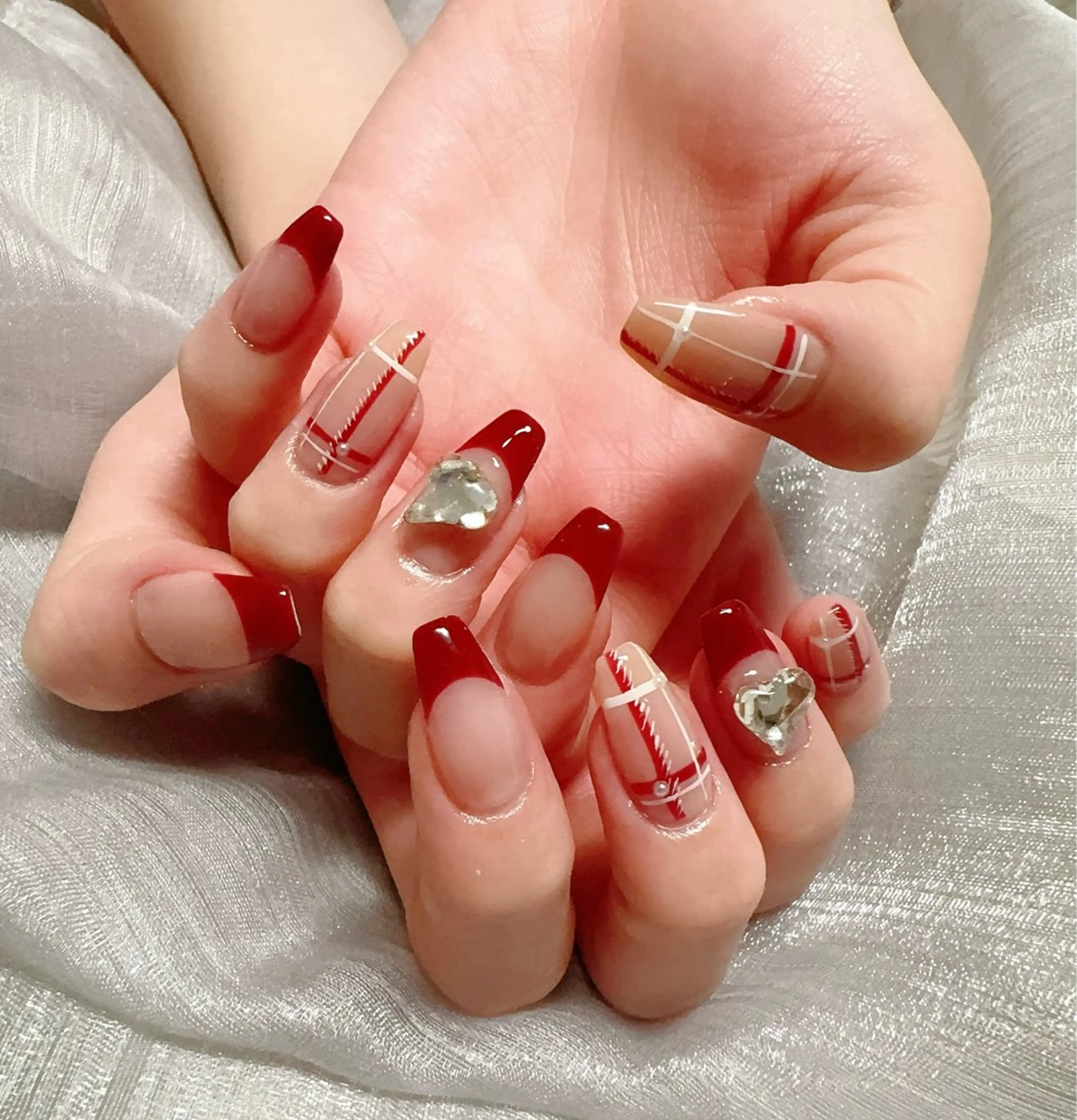 ネイル バレンタイン ハンドネイル ＆ME アンドミーのネイルデザイン