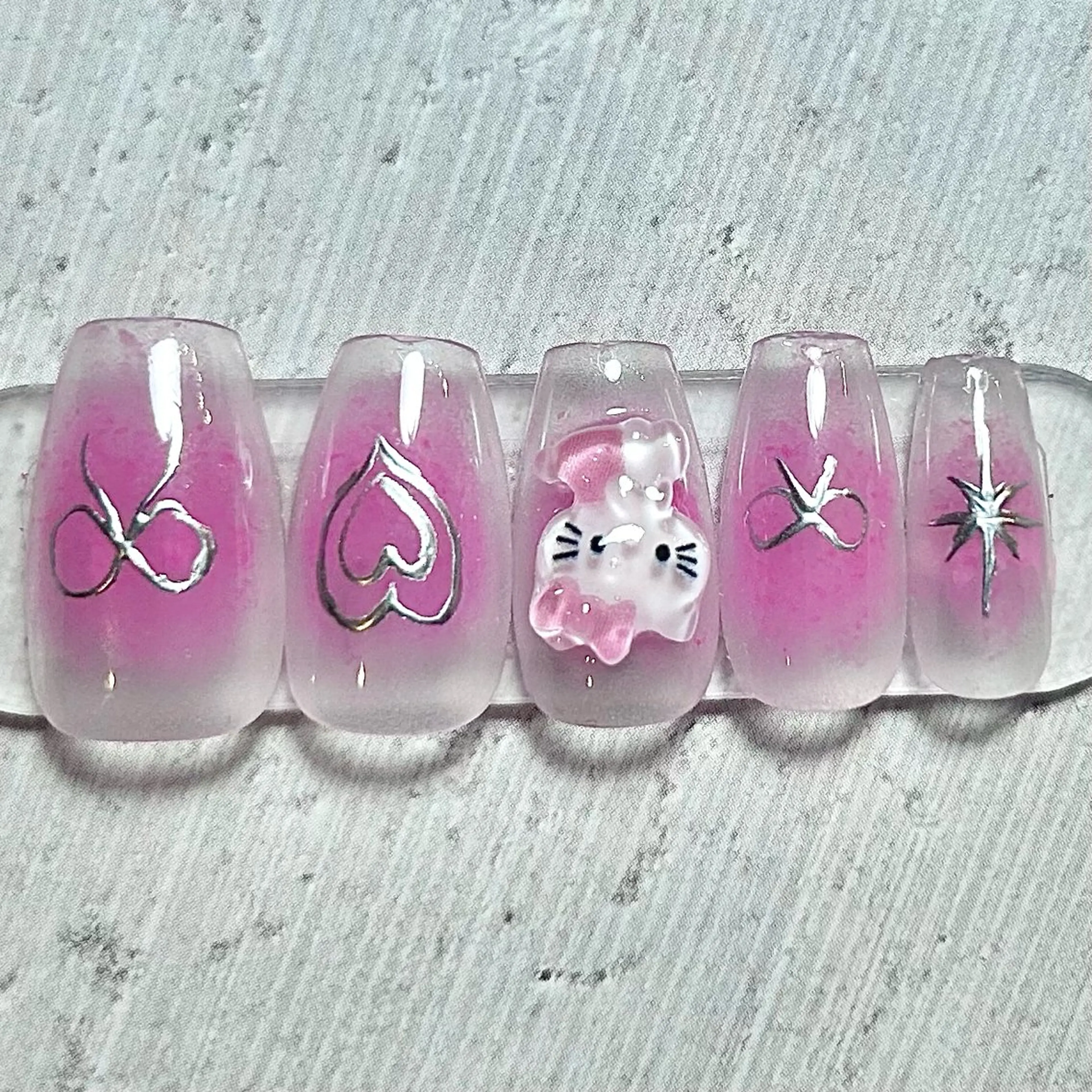 ネイル ピンキー 池田公園店のネイルデザイン