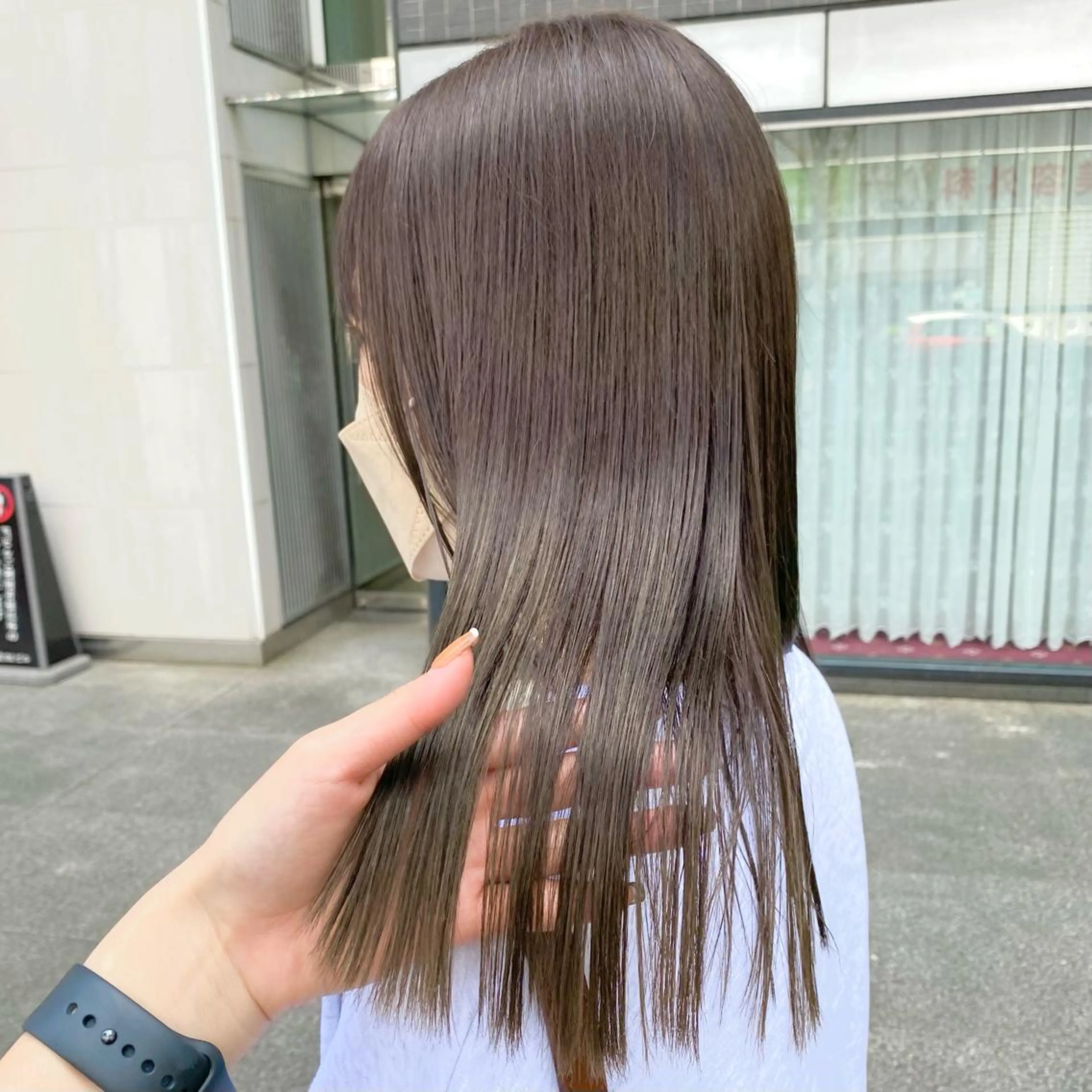 セミロング カラー パーマ ヘアアレンジ メンズ キッズ ネイル マツエク・マツパ カット ヘアカラー トリートメント EMANON梅田店所属・前川 朋香のヘアスタイル