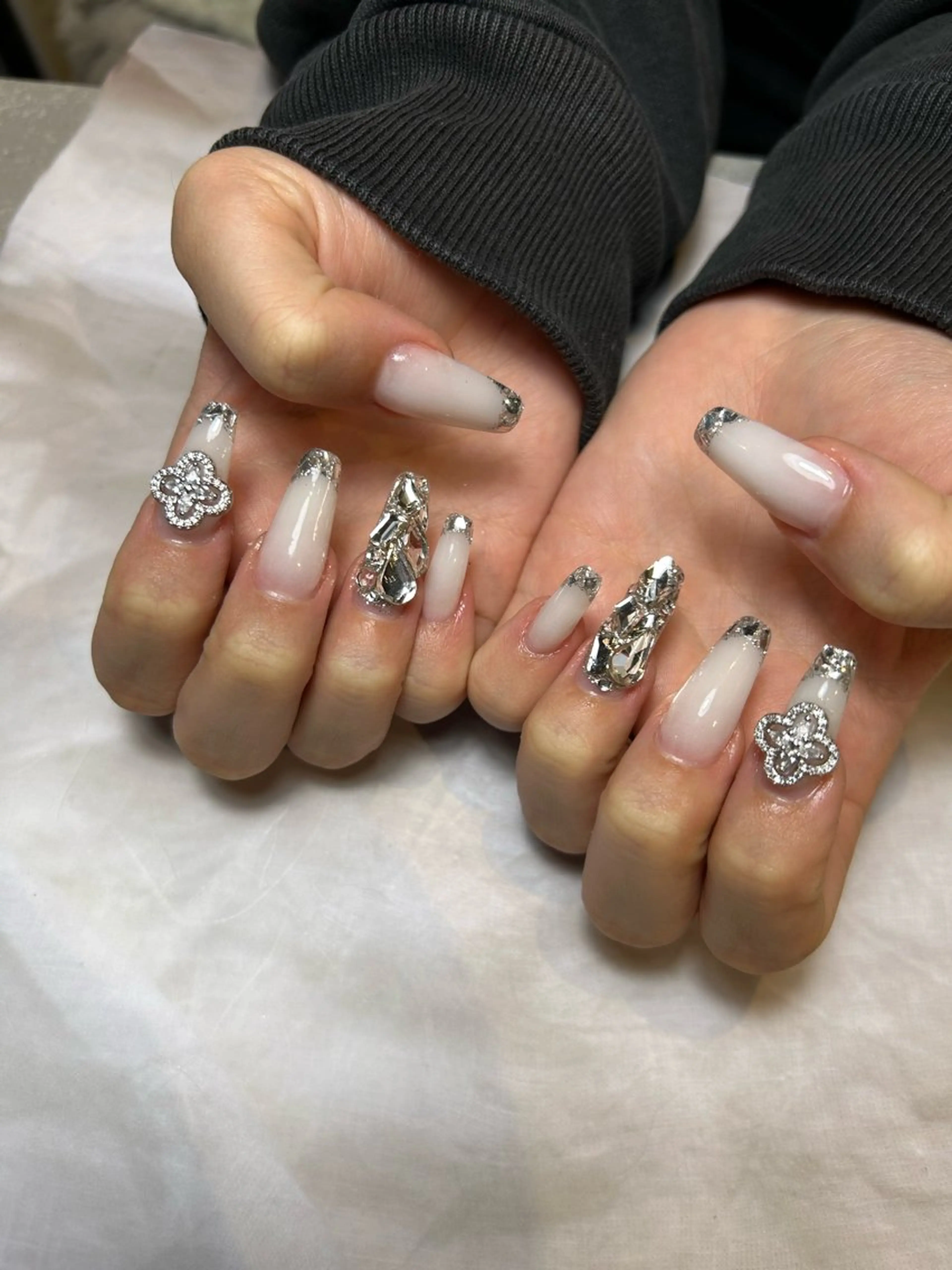 ネイル フレンチネイル ガラスフレンチ 持ち込み ホワイト ハンドネイル Reflection marikoのネイルデザイン