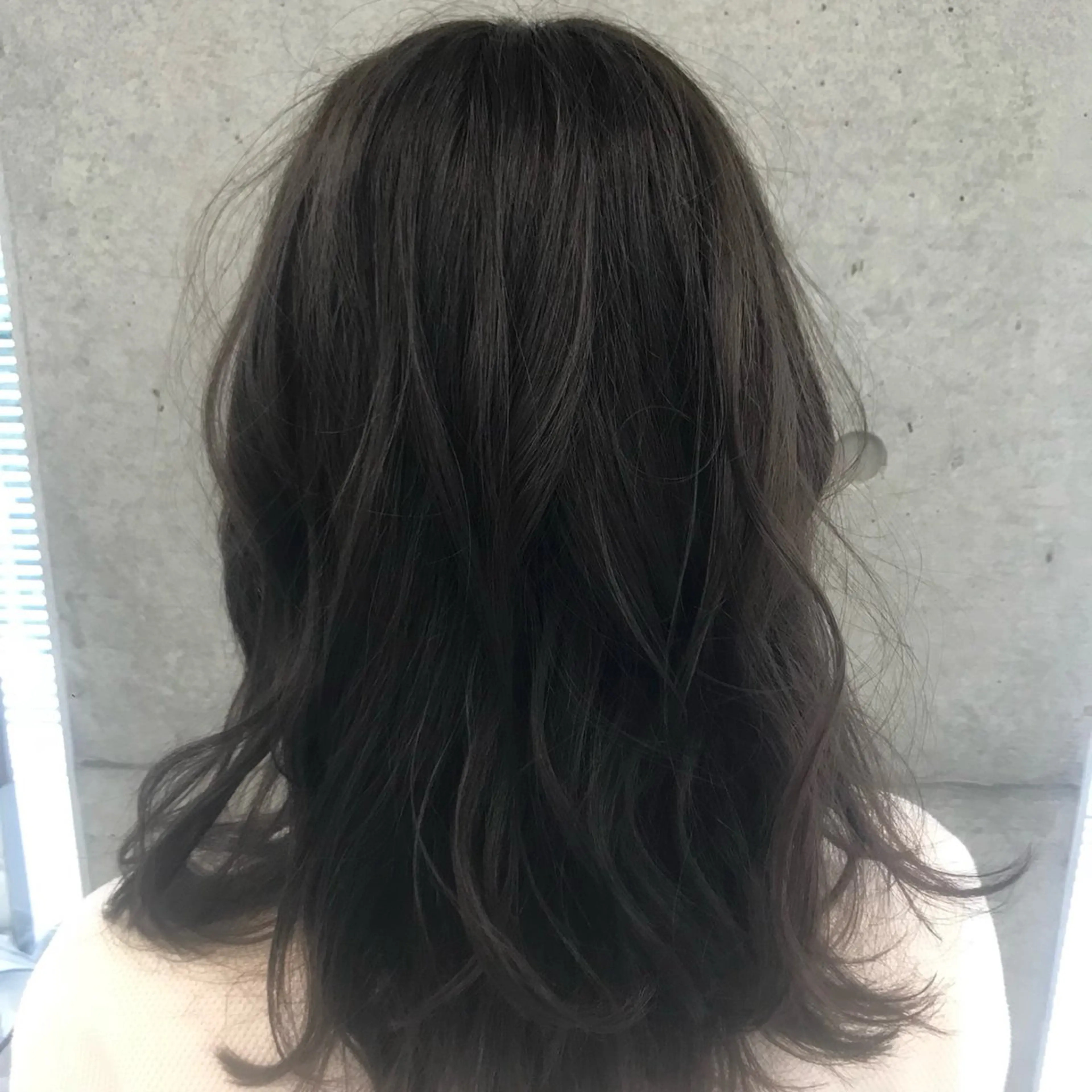 ロング カラー 伊東 咲織のヘアスタイル