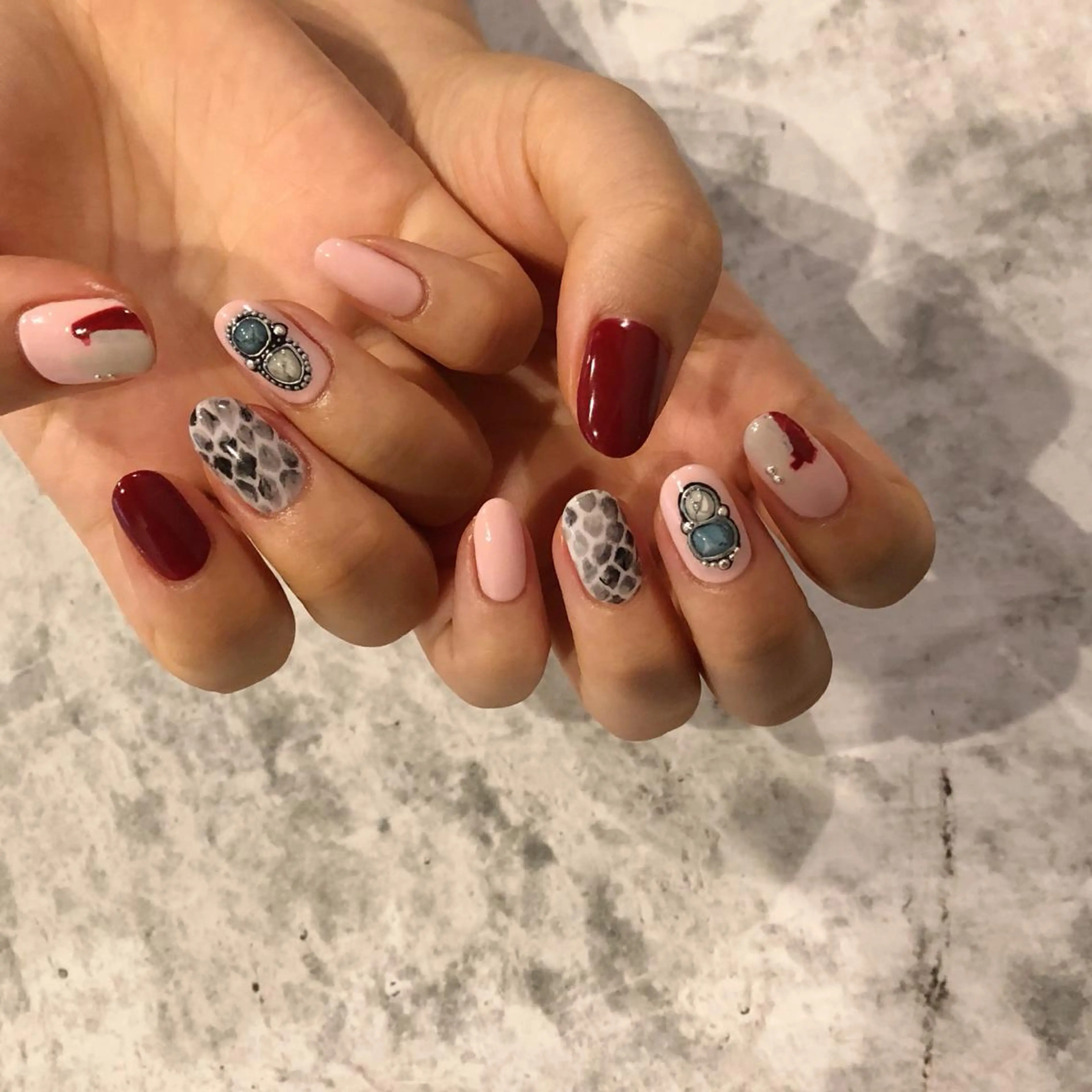 ネイル ハンドネイル 🌞💜 KAORI 🌴のネイルデザイン