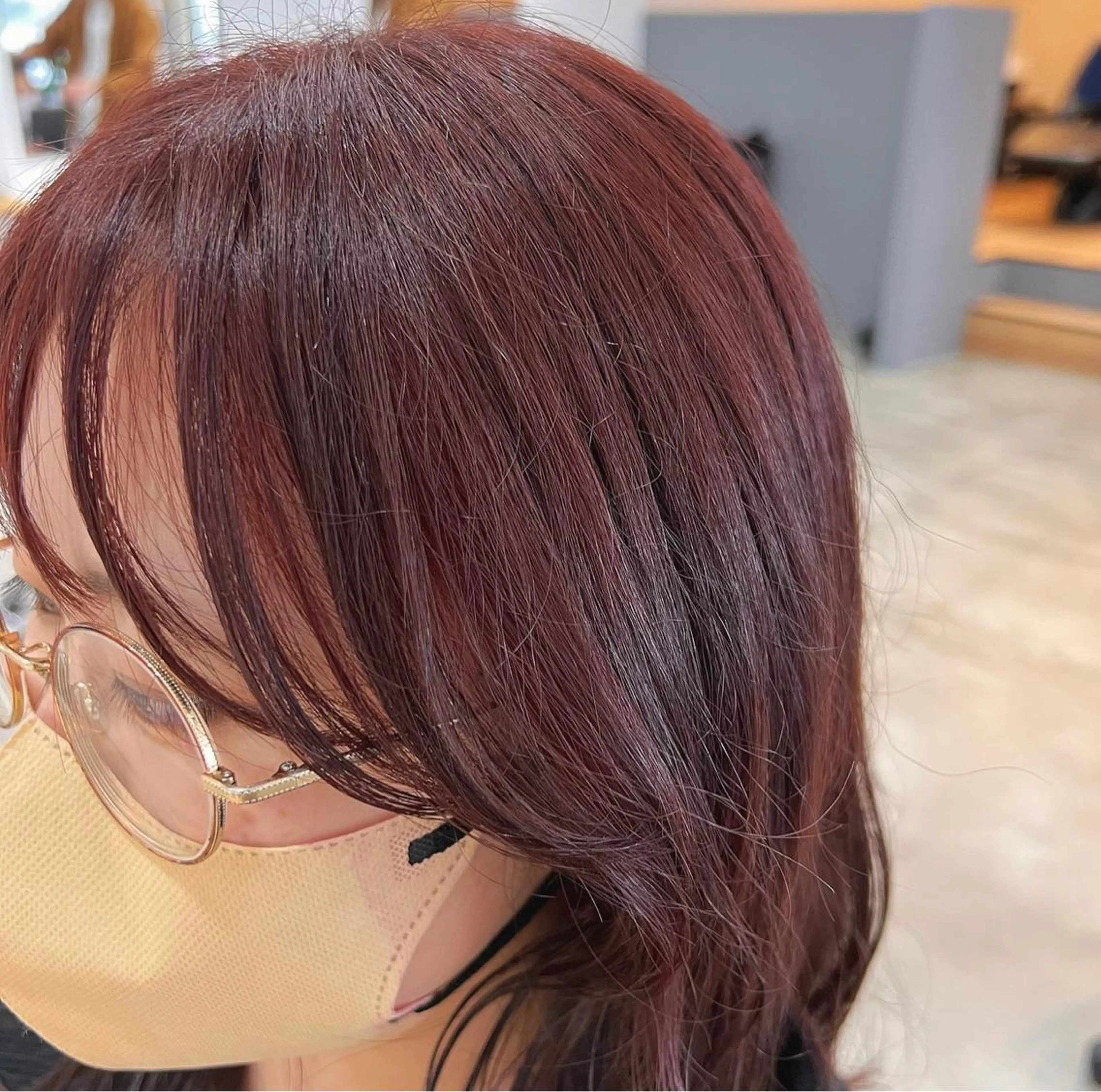 セミロング ピンクブラウン 切りっぱなしボブ 👩🏼ミニボブのヘアスタイル