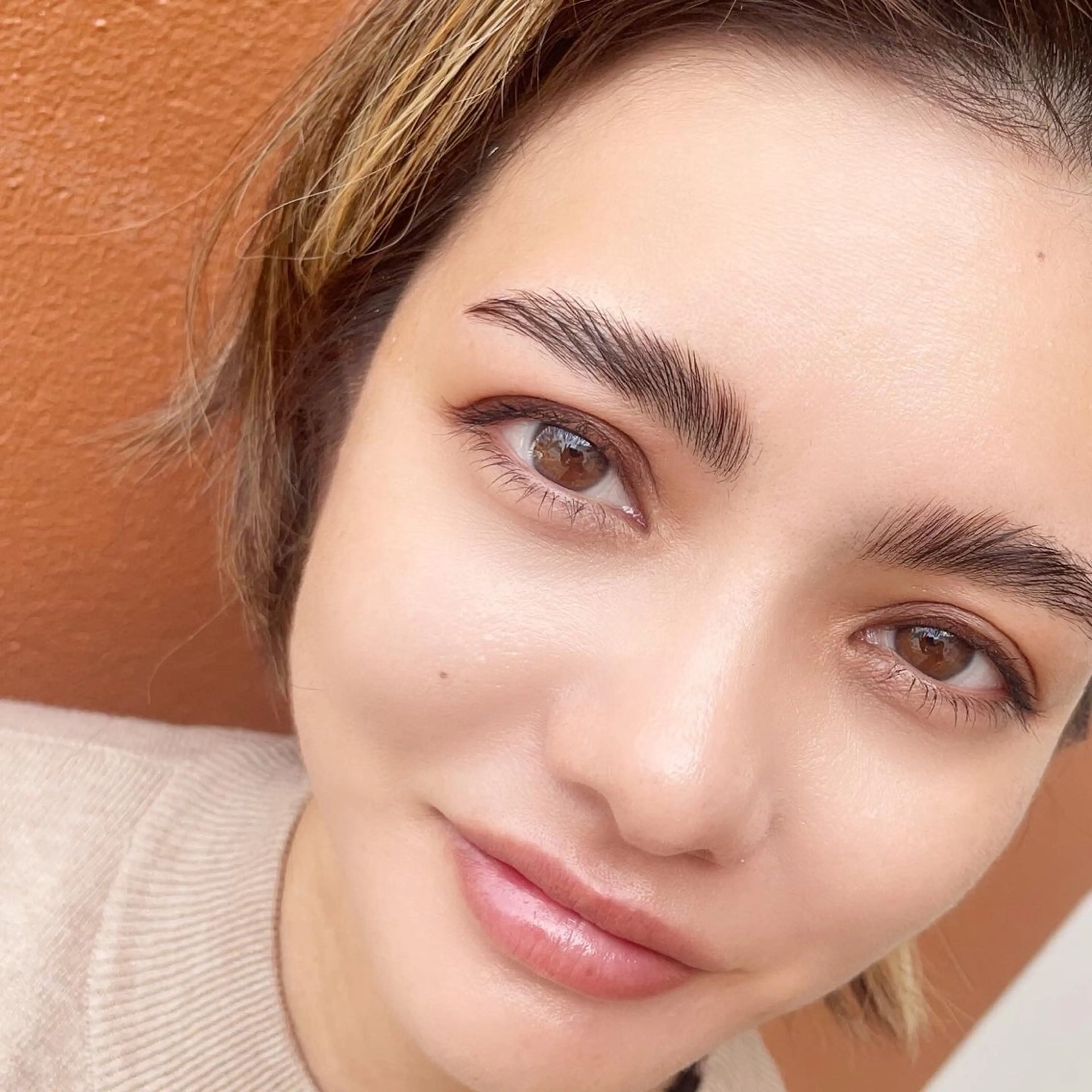 眉スタイリング（毛ながれ矯正＋ムダ毛処理）の写真