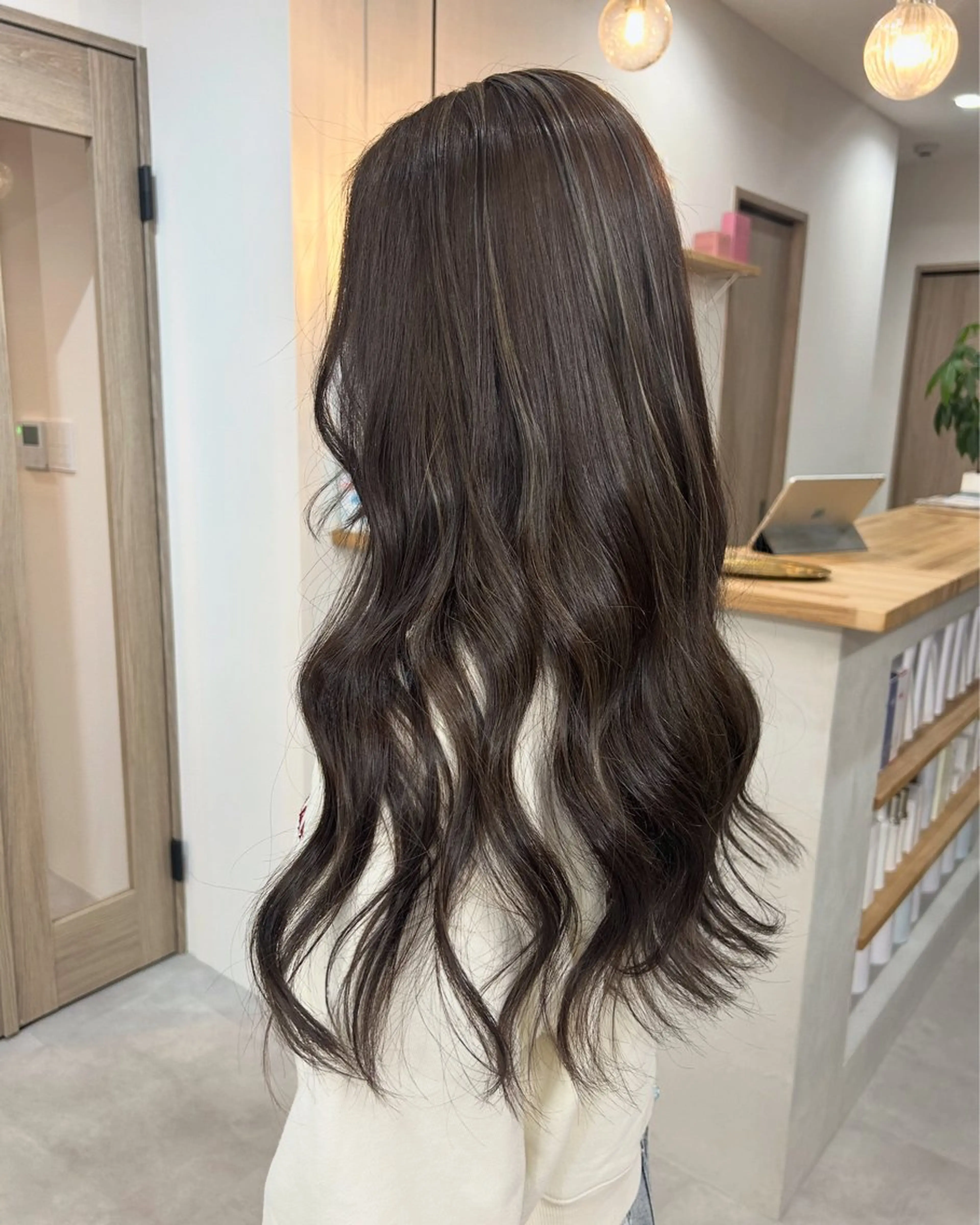 ロング カラー ハイライトカラー ハイライト カット ヘアカラー トリートメント 後藤紗英/髪質改善 /オリーブベージュのヘアスタイル