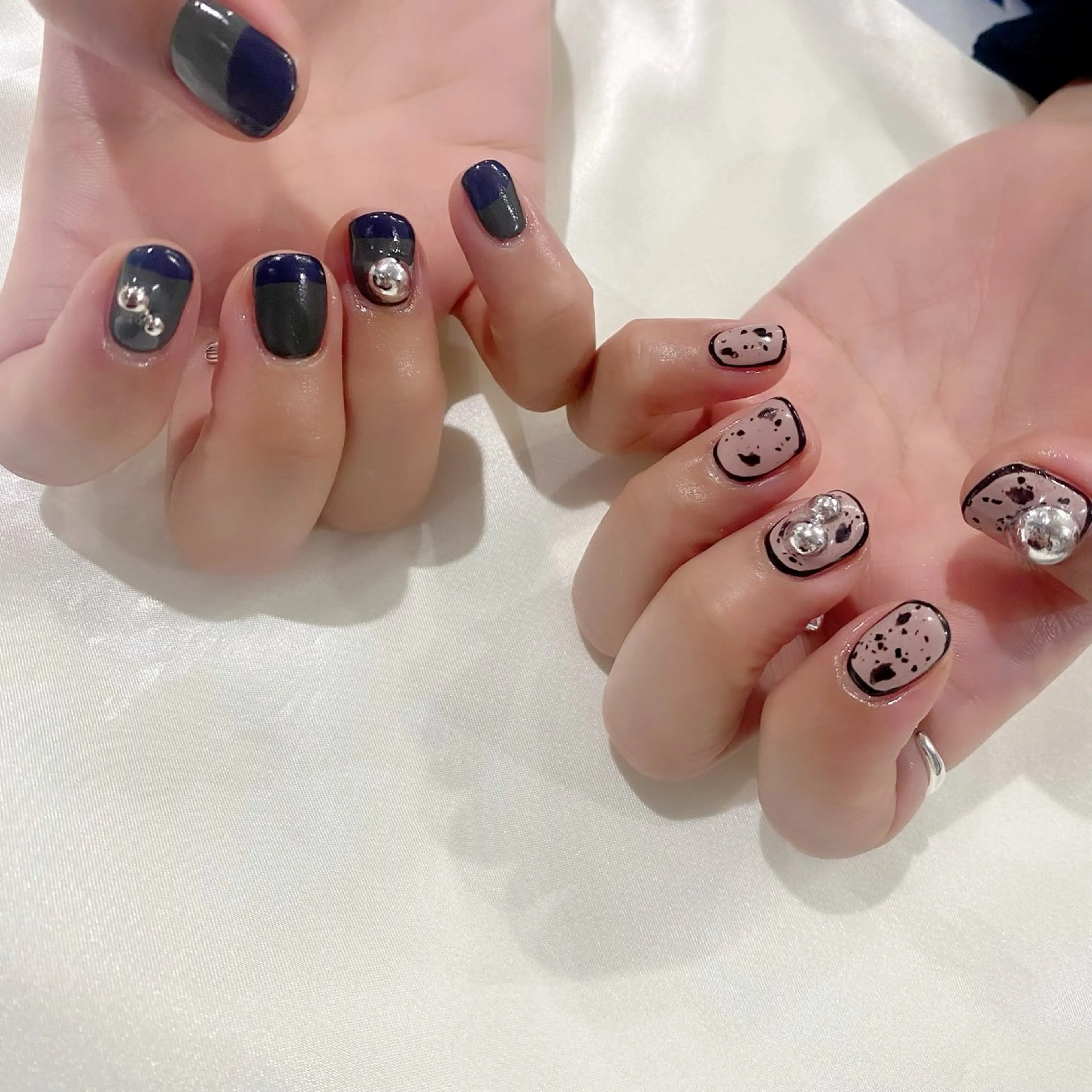 ネイル ショートネイル シルバー 冬ネイル Salon Ｋのネイルデザイン