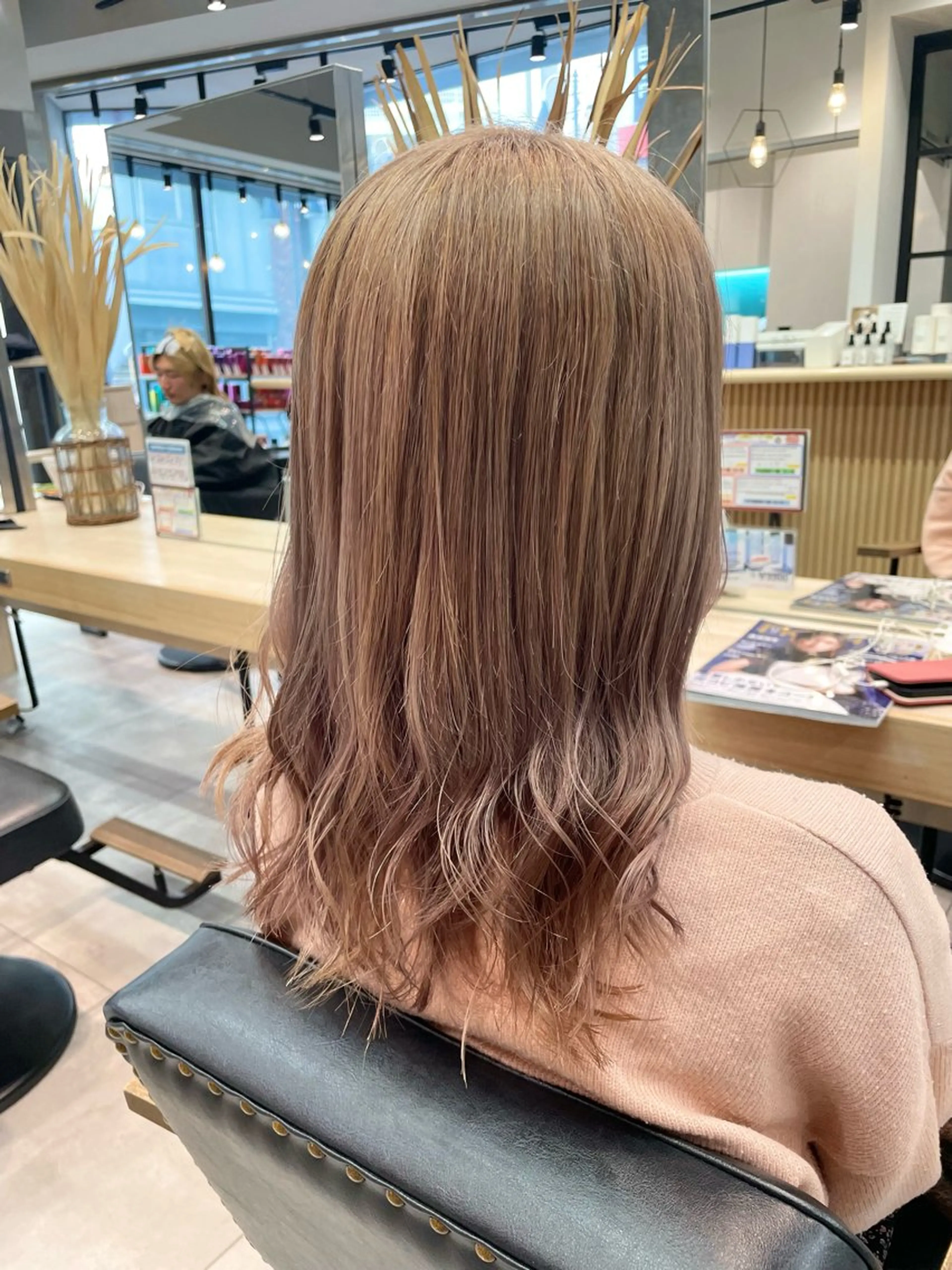 セミロング ヘアカラー 🌈ミルクティー / MISAKI🐰のヘアスタイル