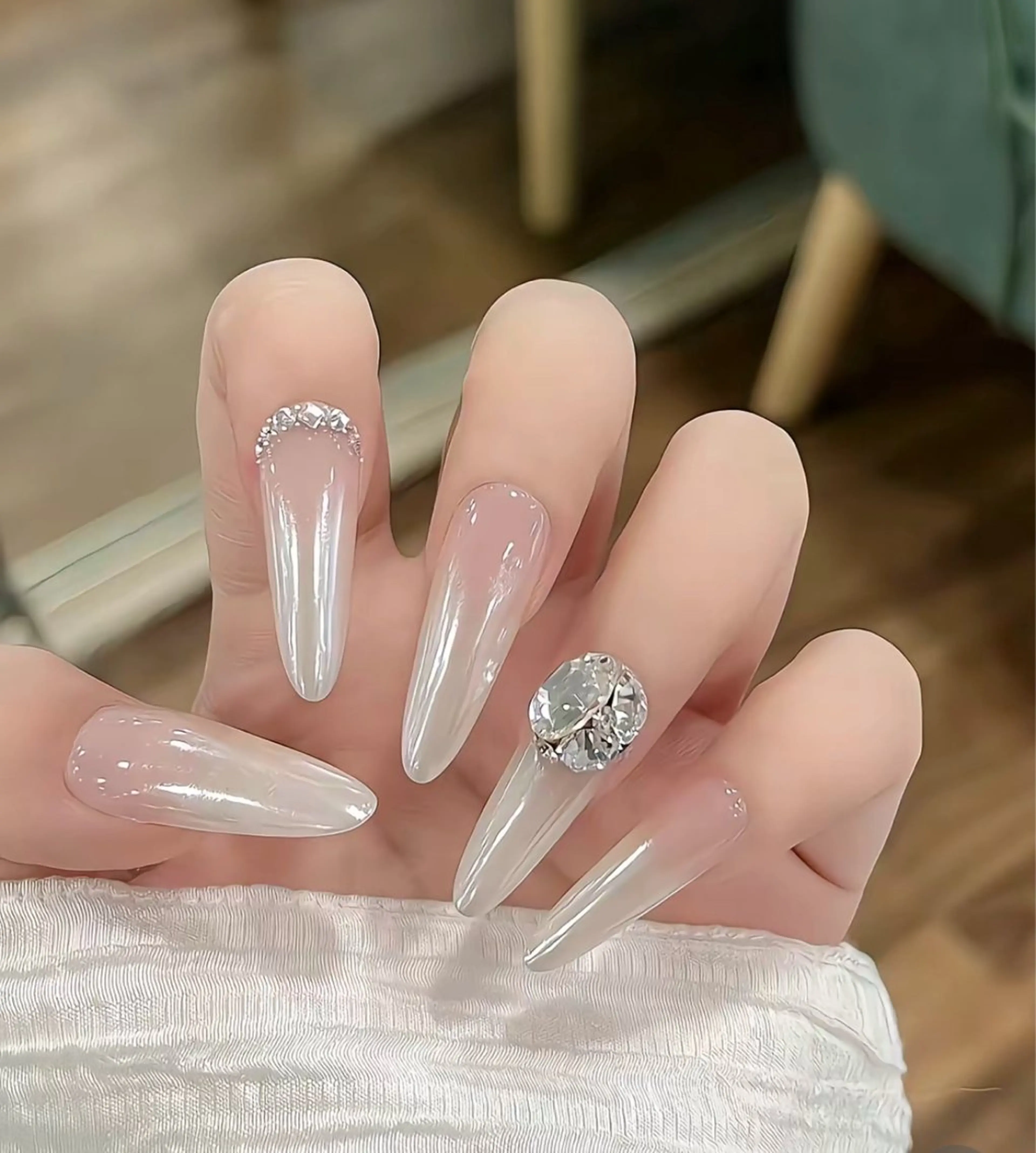 ネイル ハンドネイル ハンドケア モナ& あきのネイルデザイン